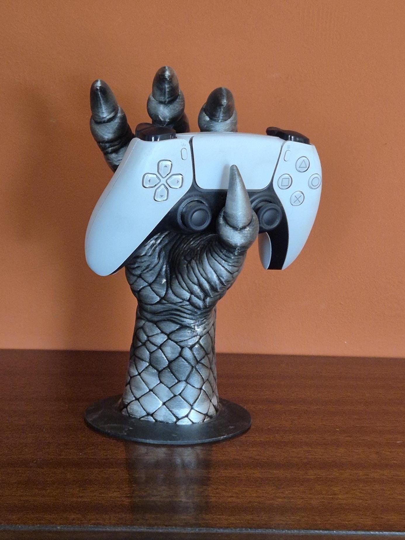 Dragon Claw Controller Stand – Fantasy Gaming Accessory for PS5, Xbox & PC – Unique Gamer Gift, Geek Desk Decor