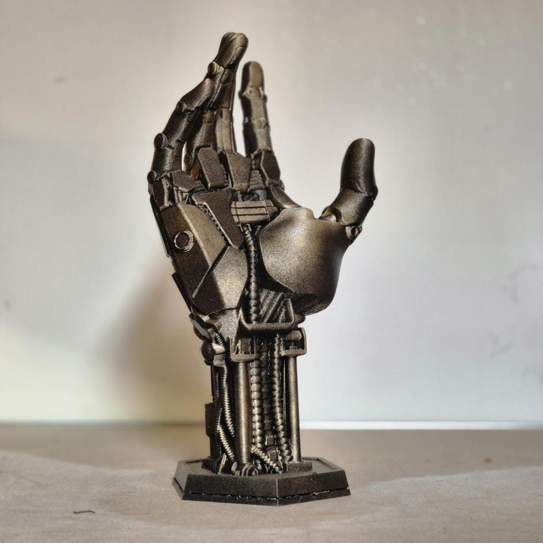 Android Robotic Hand Controller Holder - Futuristic Gaming Accessory