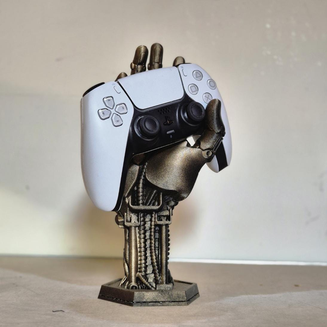 Android Robotic Hand Controller Holder - Futuristic Gaming Accessory