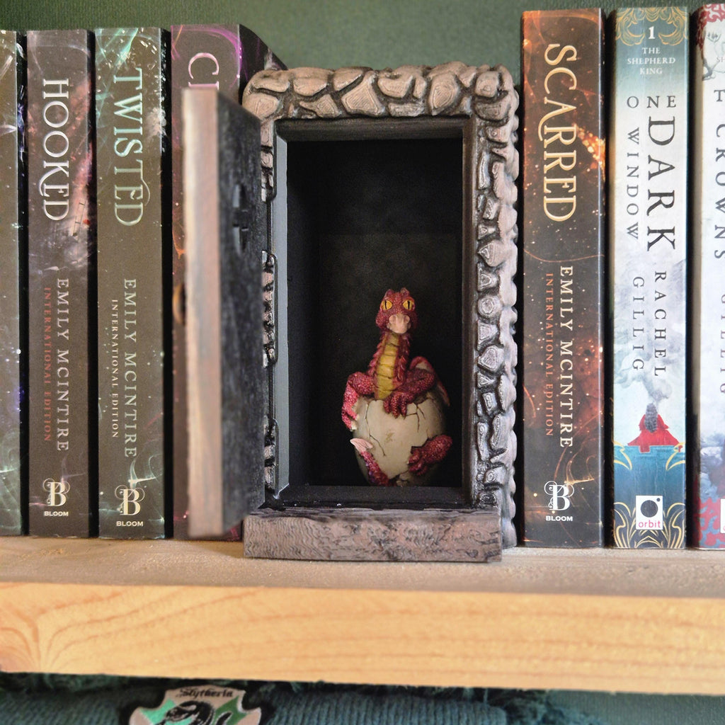 Secret Door Book Nook – Hidden Bookshelf Insert | Fantasy Door with Dragon Surprise | Dark Academia & Gothic Decor