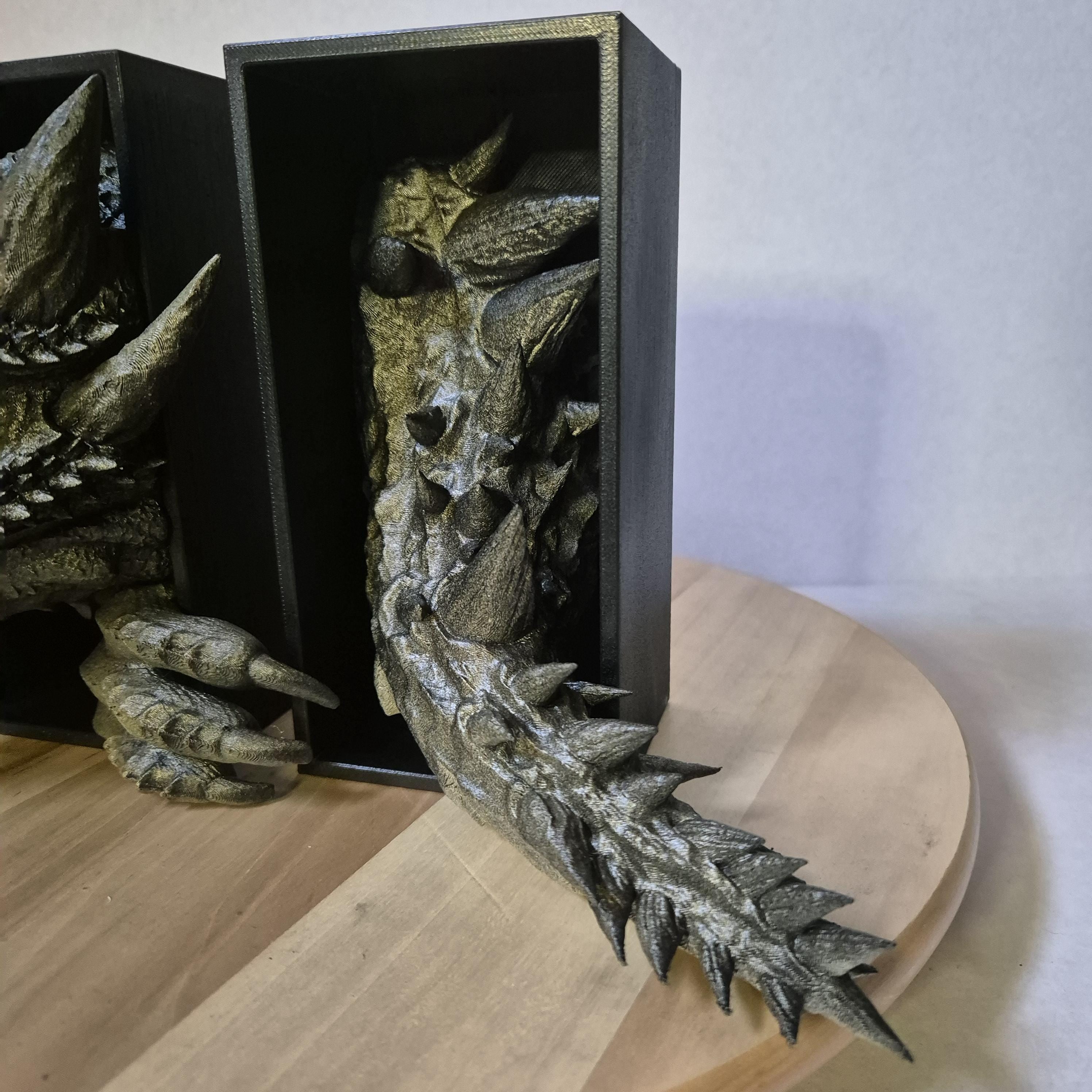 Dragon Head and Tail Book Nook & DnD DM Screen - 2-in-1 Fantasy Set forthwing onyxstorm decor gift