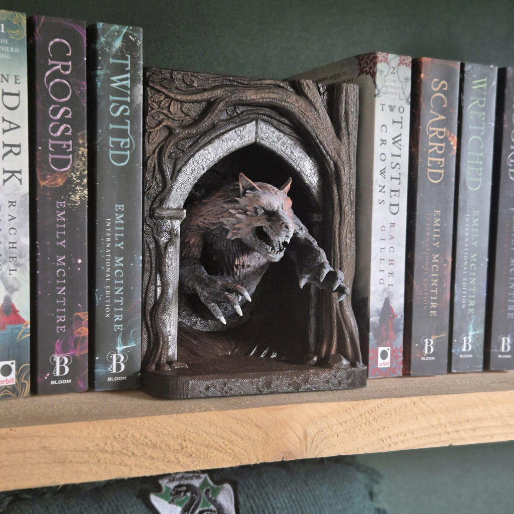 Werewolf Book Nook - 3D Printed Fantasy Decor for Your Bookshelf bookend wolf