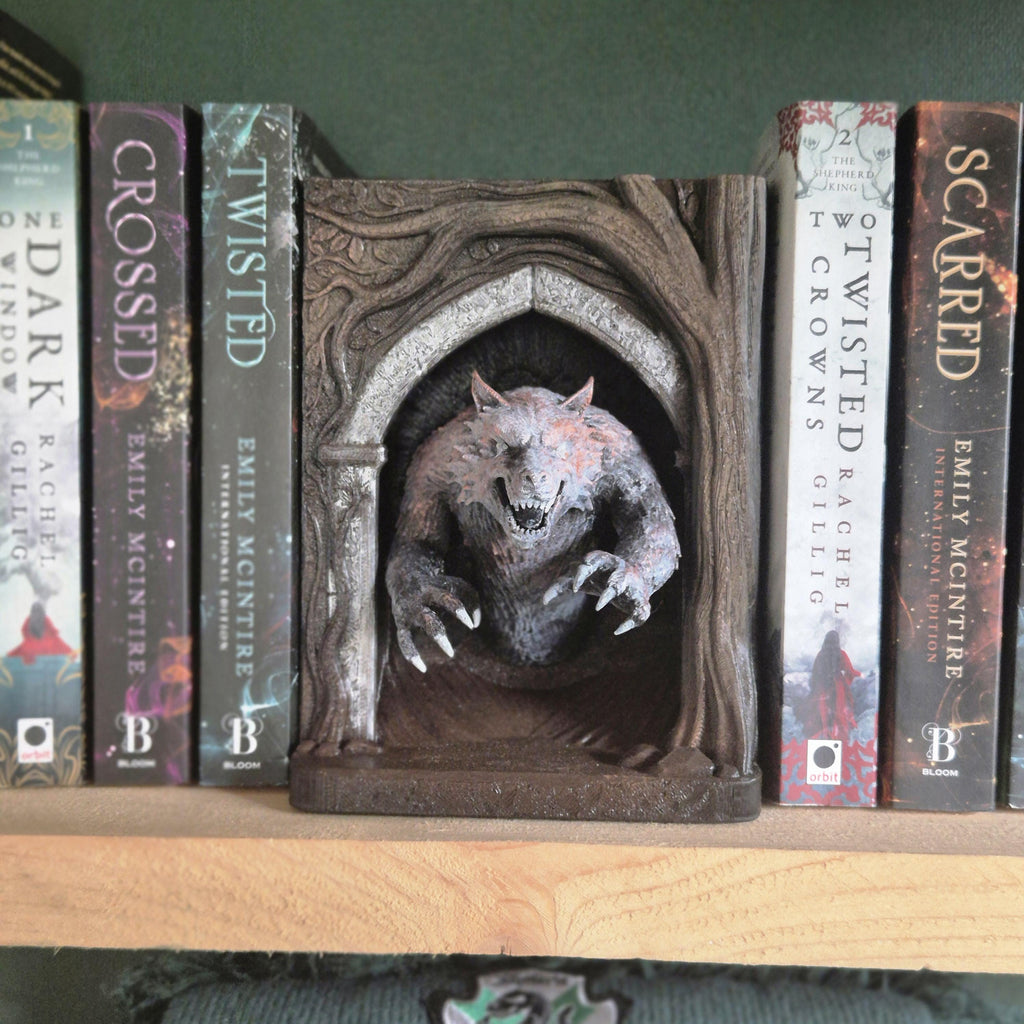 Werewolf Book Nook - 3D Printed Fantasy Decor for Your Bookshelf bookend wolf