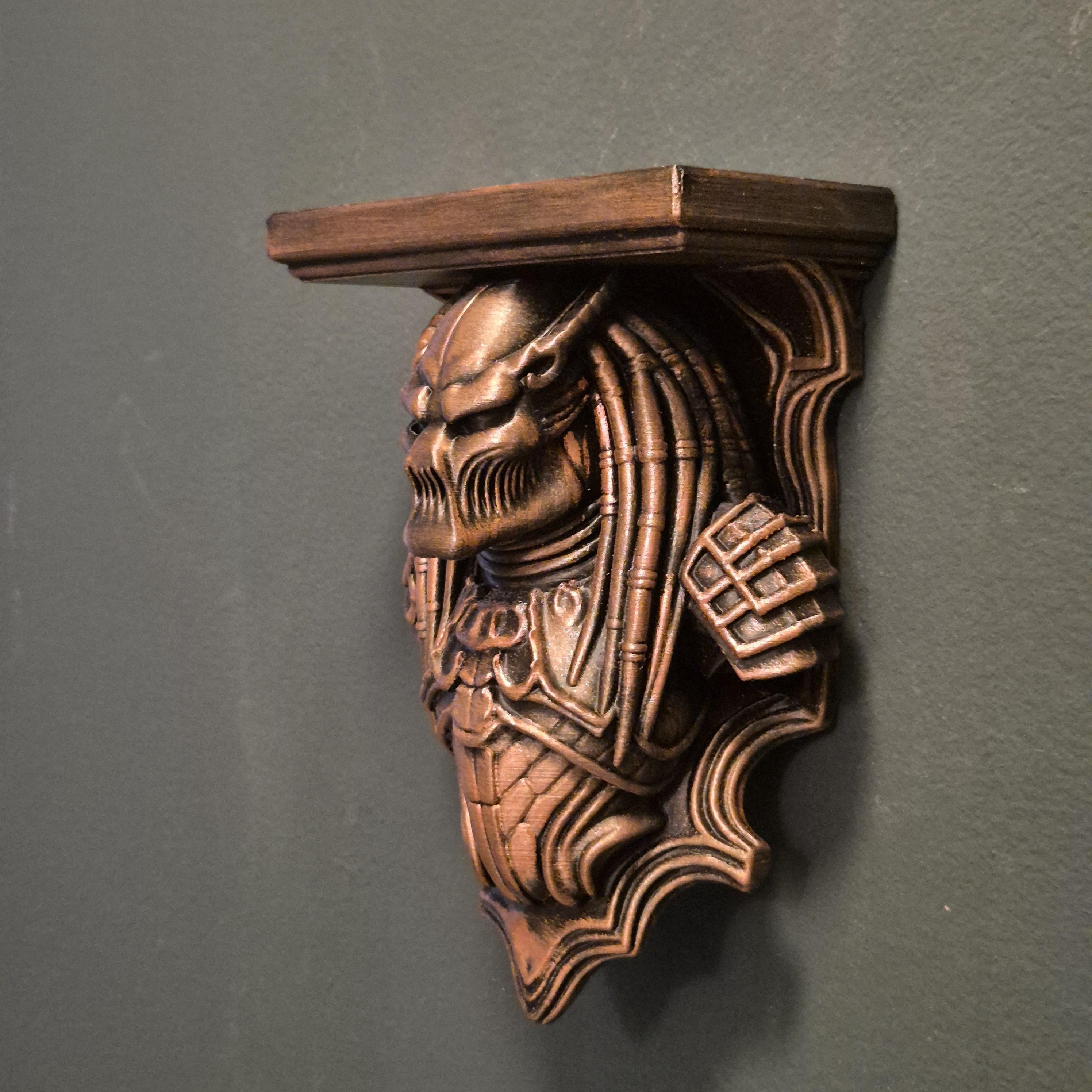 Predator Warrior Wall Shelf – Bronze Sci-Fi Trophy Bracket – Gothic Alien Decor – Hand Painted Horror Sculpture