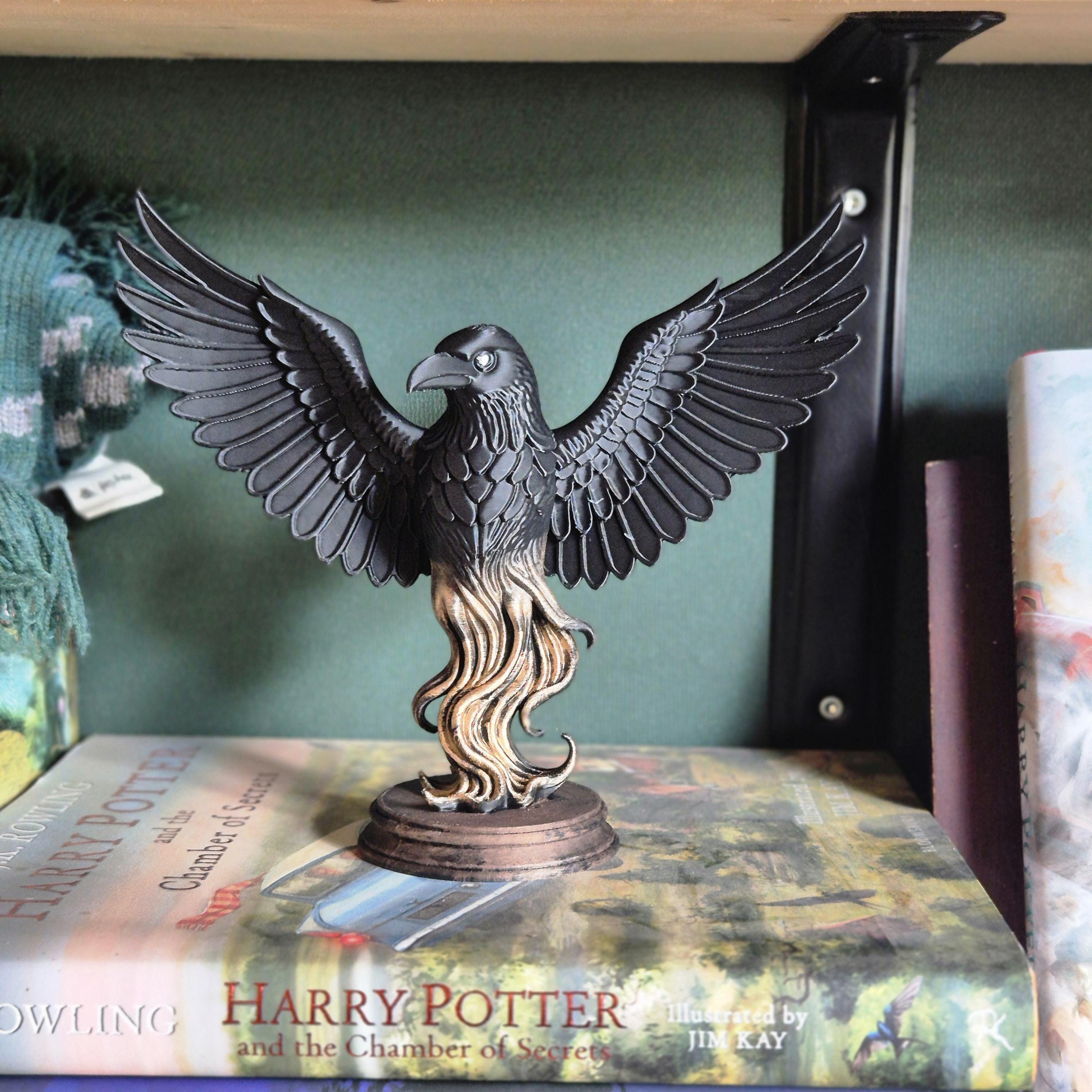 Raven Figurine – Gothic Bird Statue with Flame Base | Dark Academia & Fantasy Home Decor | Occult Crow Sculpture