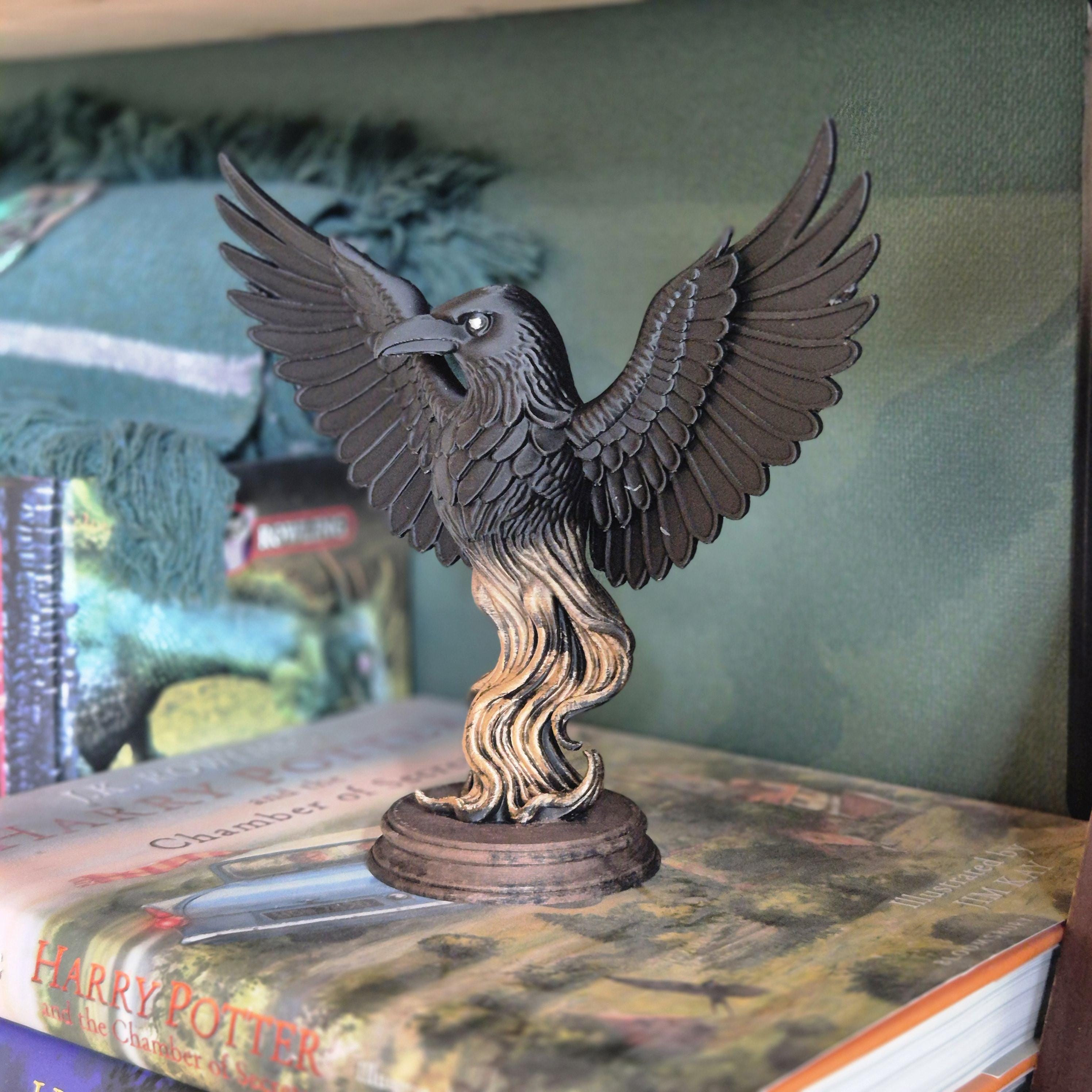 Raven Figurine – Gothic Bird Statue with Flame Base | Dark Academia & Fantasy Home Decor | Occult Crow Sculpture