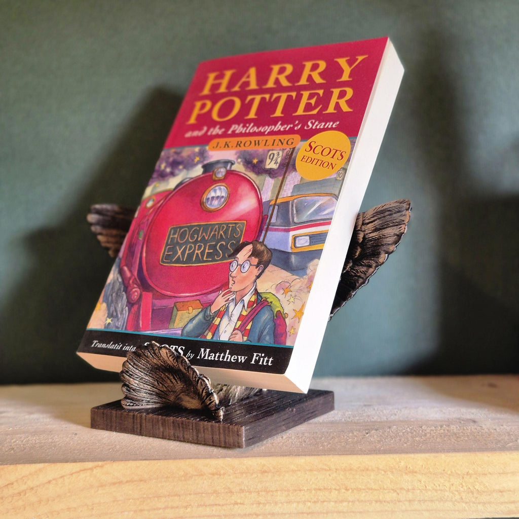 Bird Book Holder – Decorative Winged Book Stand | Rustic Animal Bookshelf Decor | Unique Gift for Readers