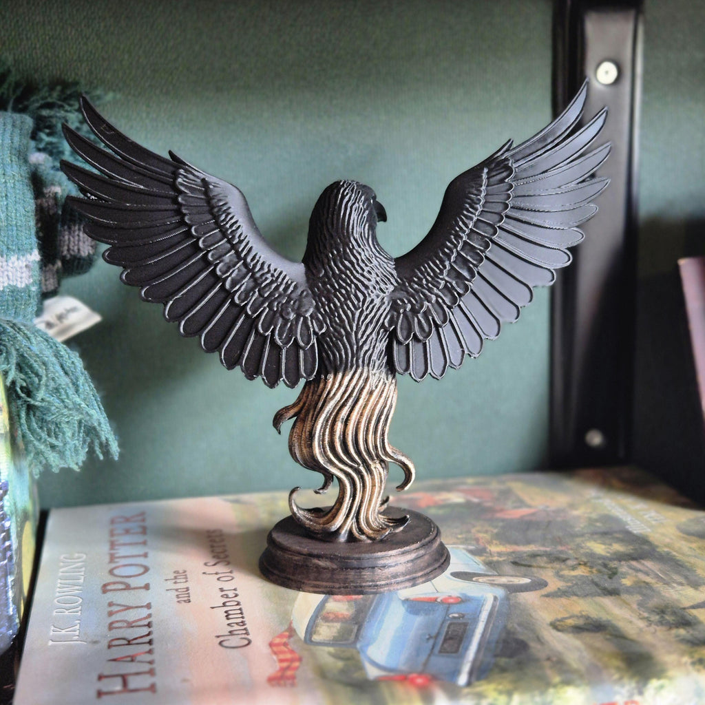 Raven Figurine – Gothic Bird Statue with Flame Base | Dark Academia & Fantasy Home Decor | Occult Crow Sculpture