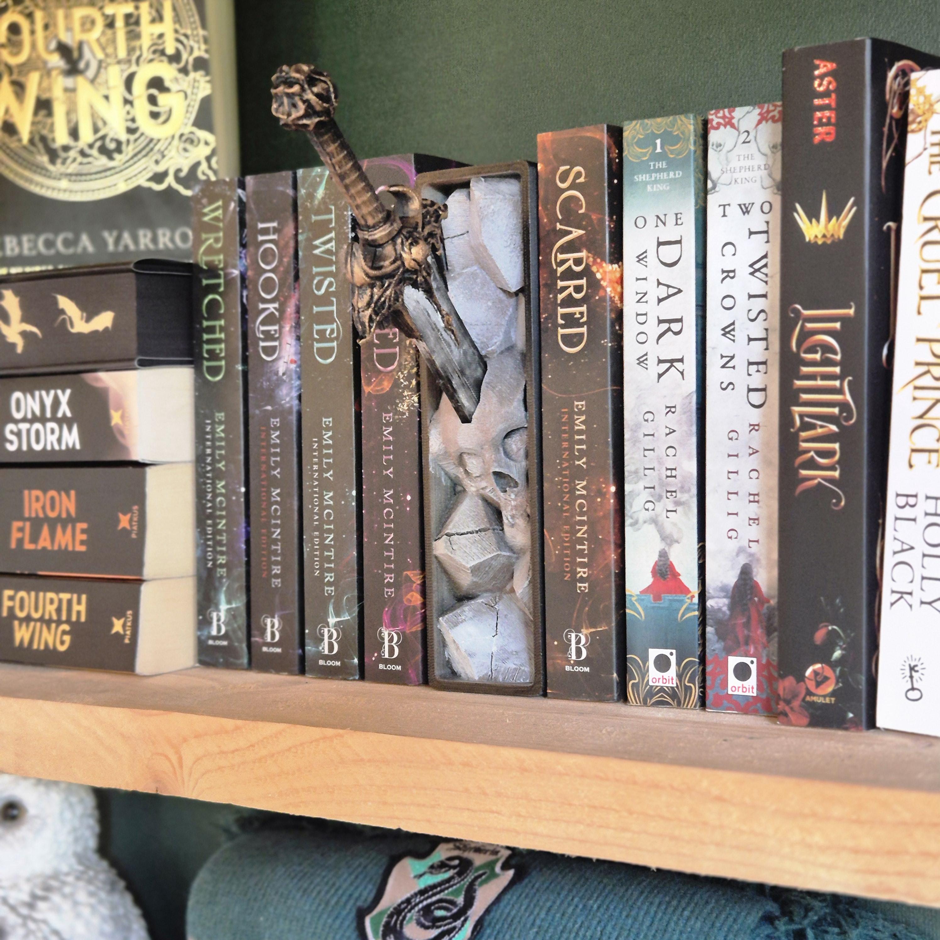 Sword in Skull book nook – Gothic Fantasy Bookshelf Decor | Dark Academia Book nook | Unique Sword & Skull Ornament