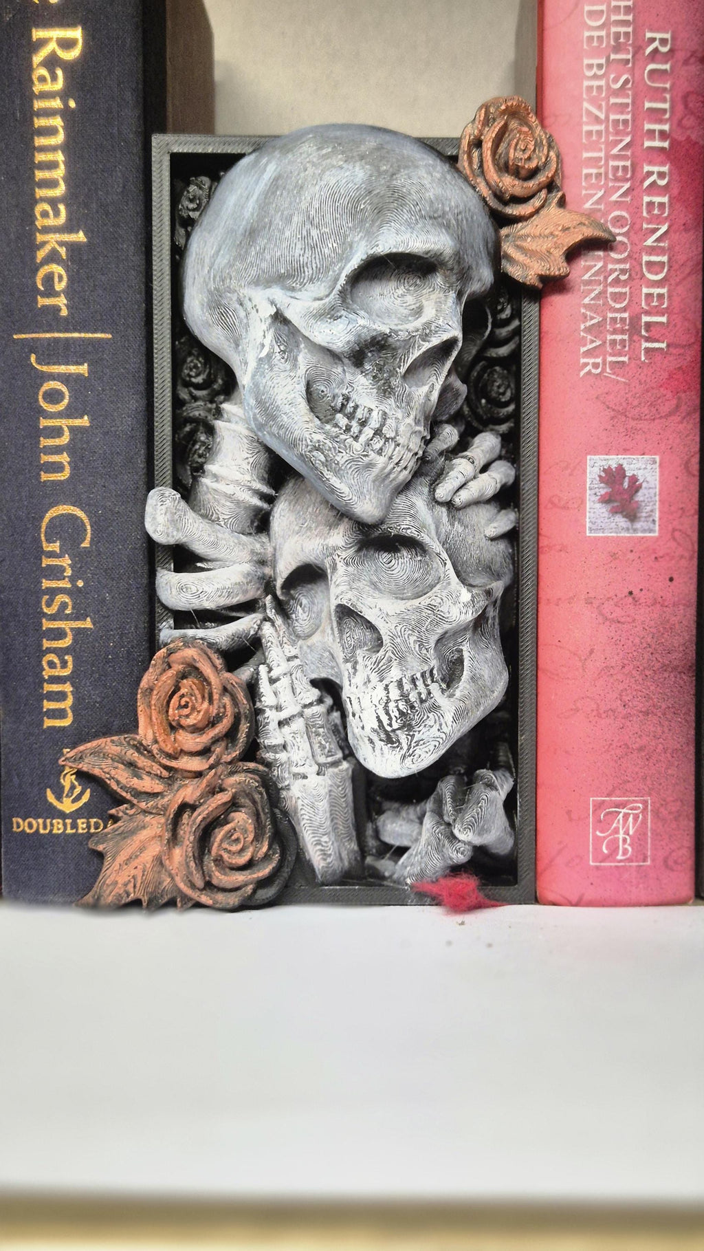 Book nook skeleton eternity love - bookshelf skull rose decor