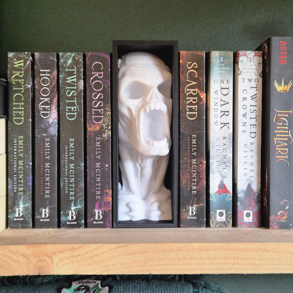 Unique Game Book Nook Screaming Skulls - Perfect for Gamers and Book Lovers