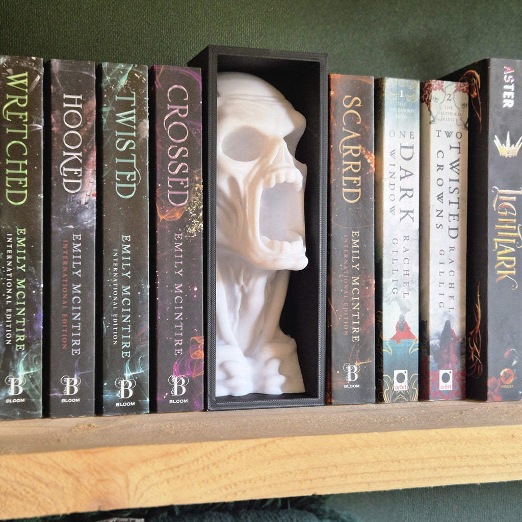 Unique Game Book Nook Screaming Skulls - Perfect for Gamers and Book Lovers