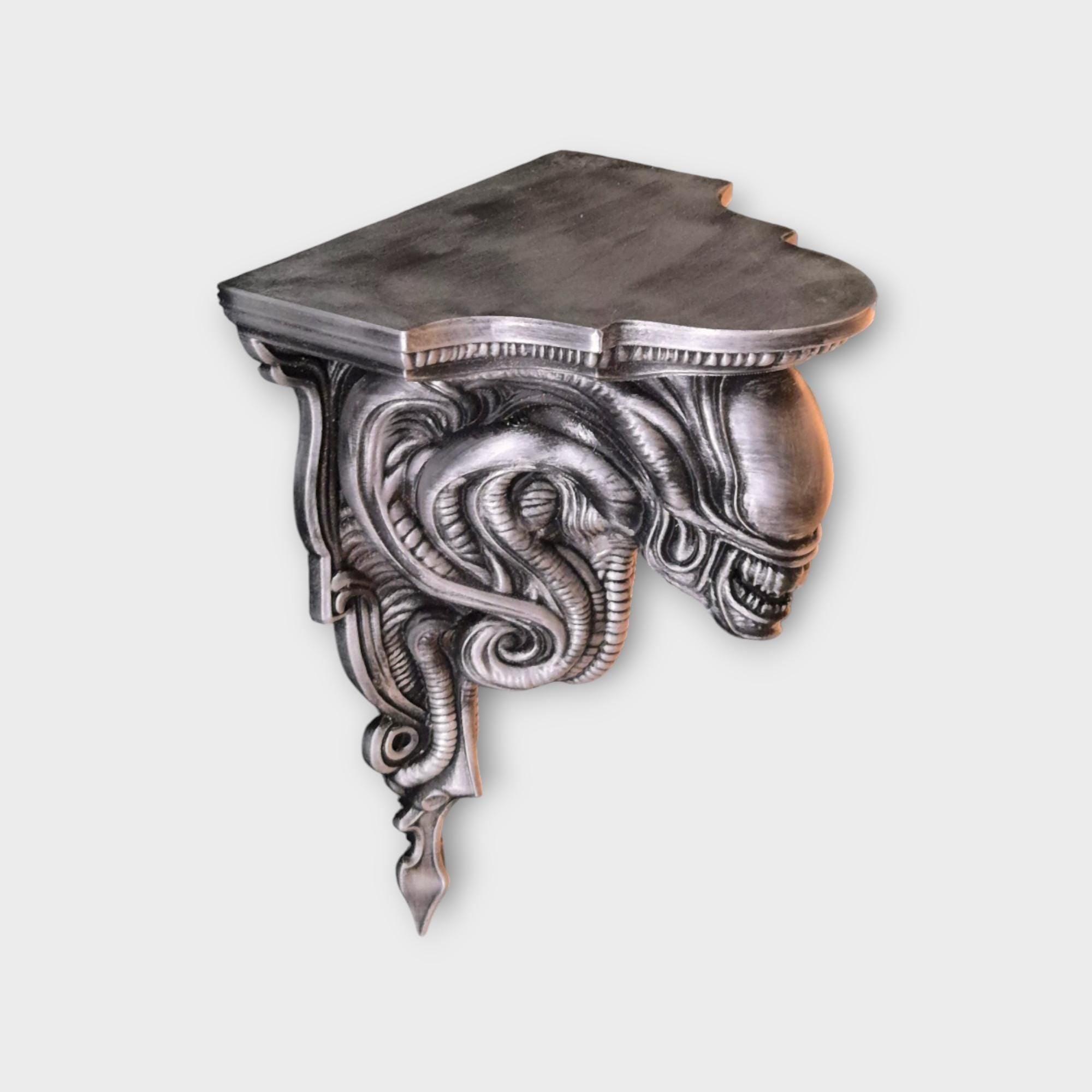 Alien Wall Shelf – Giger-Inspired Biomechanical Skull Wall Bracket – Sci-Fi Gothic Decor – Xenomorph Horror Sculpture Shelf