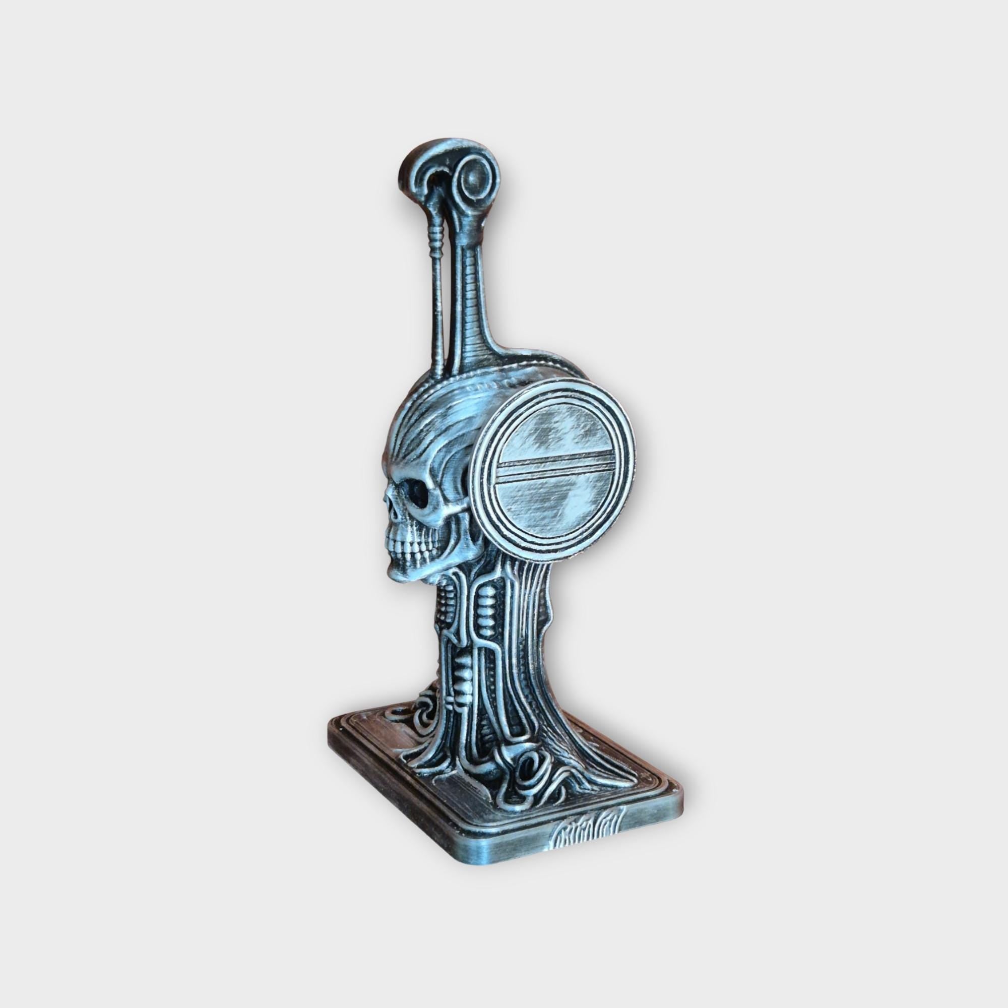 Gothic Skull Headphone Stand – H.R. Giger Inspired Alien Biomechanical Design – Dark Fantasy Desk Accessory for Gamers & Collectors