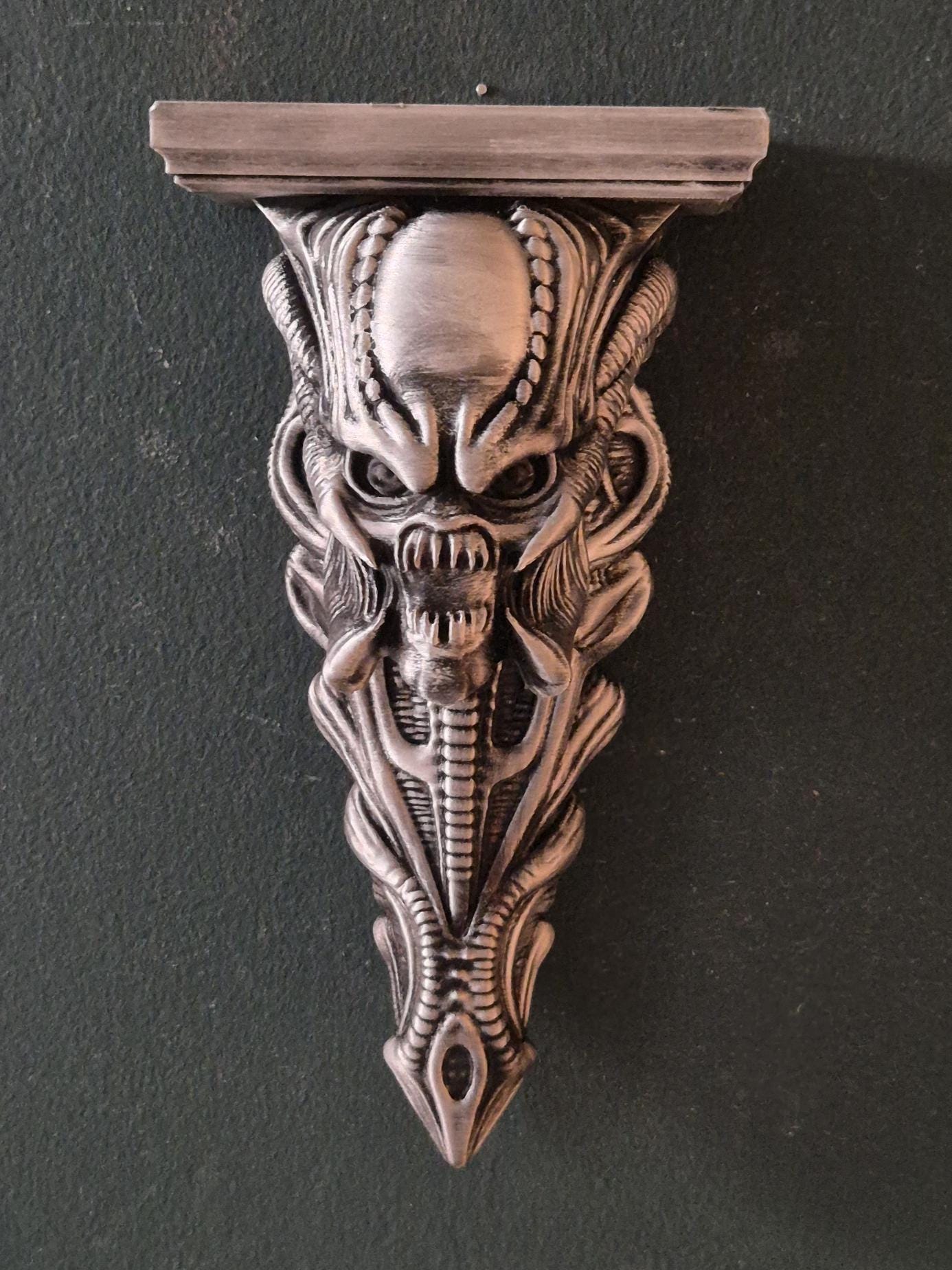 Gothic Wall Shelf with Demon Dragon Skeleton Design – Dark Fantasy Candle Holder – Horror Home Decor