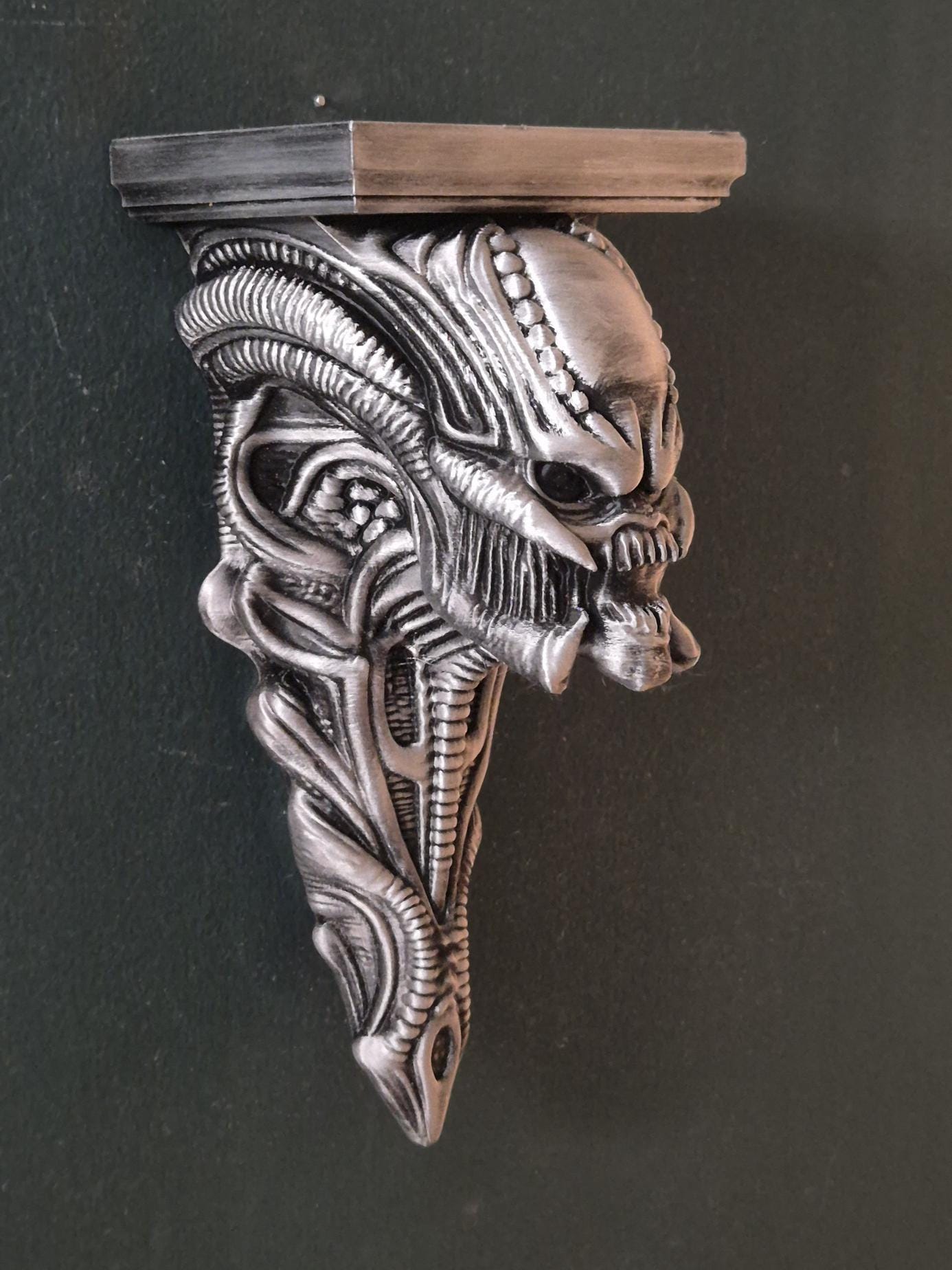 Gothic Wall Shelf with Demon Dragon Skeleton Design – Dark Fantasy Candle Holder – Horror Home Decor