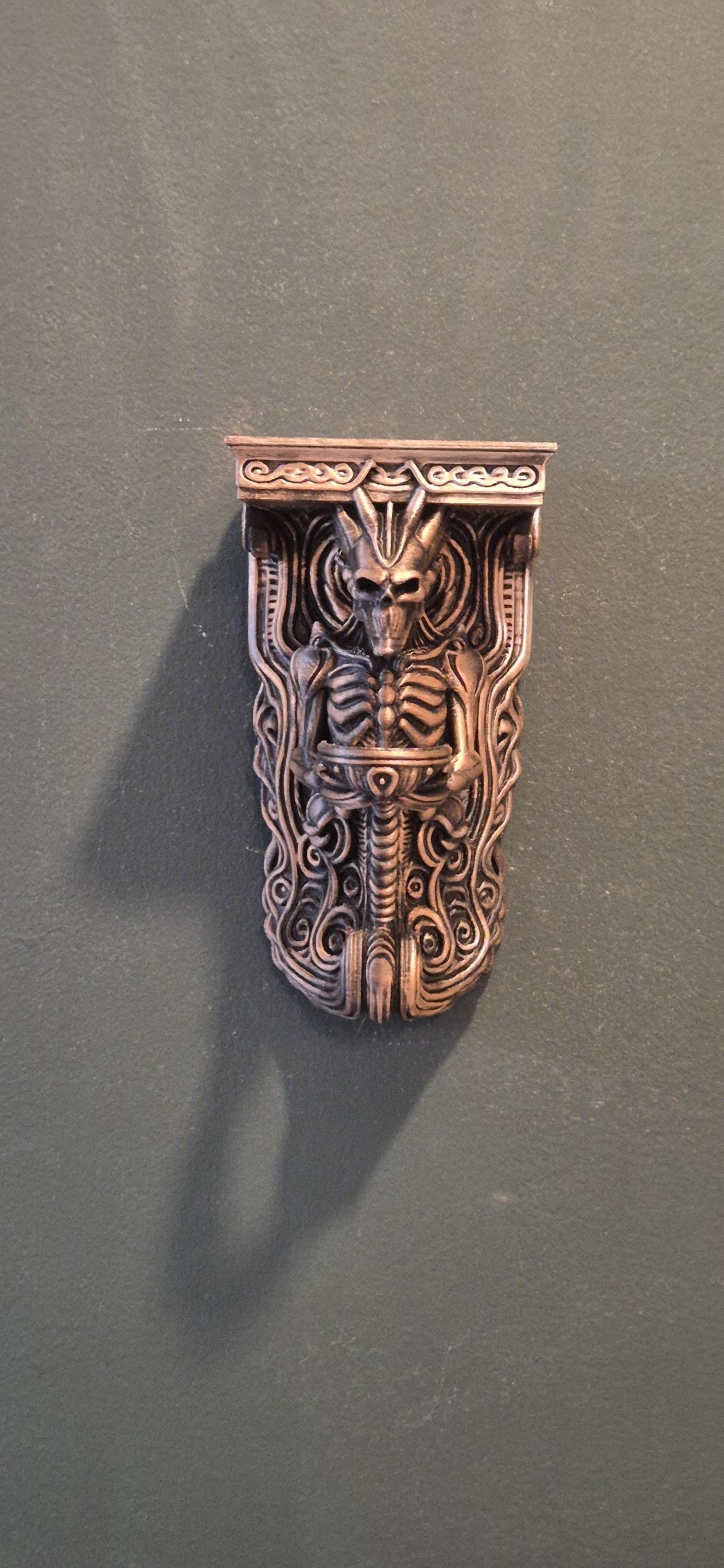 Gothic Wall Shelf with Demon Dragon Skeleton Design – Dark Fantasy Candle Holder – Horror Home Decor