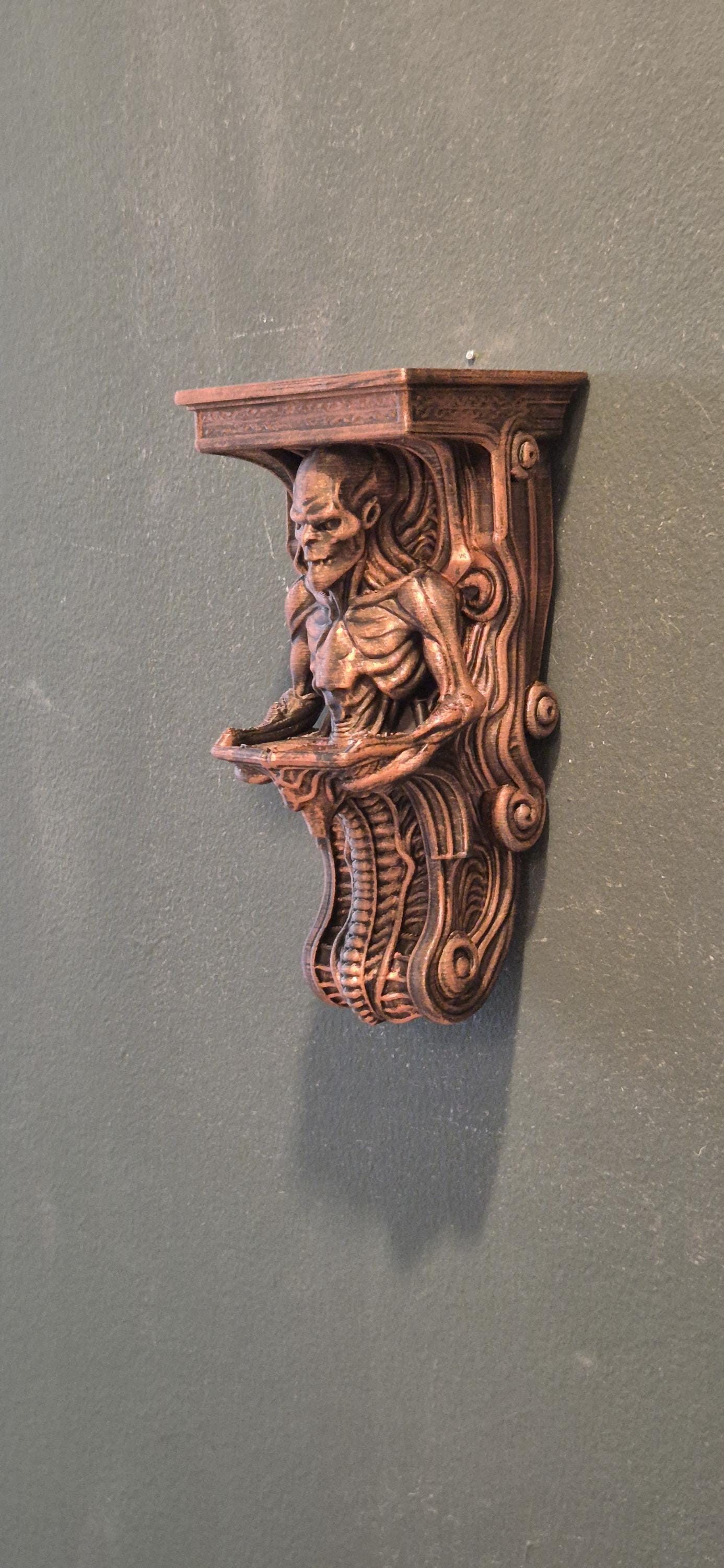 Giger-Style Wall Shelf with Alien Creature Design – Dark Sci-Fi Home Decor, Gothic Art Display Bracket