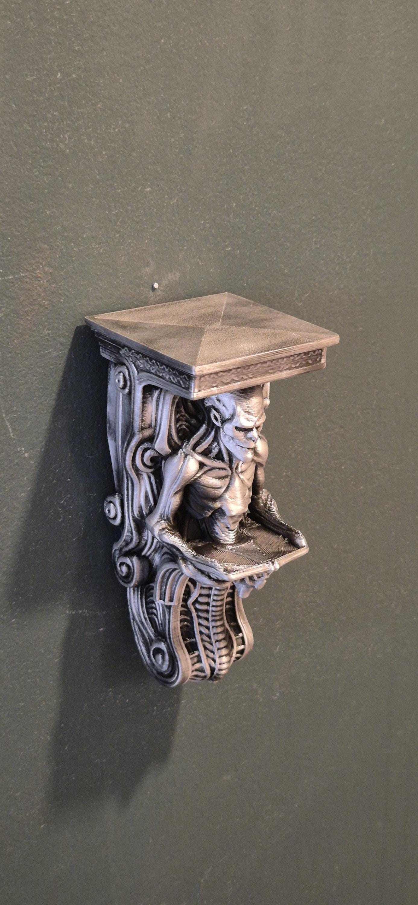Giger-Style Wall Shelf with Alien Creature Design – Dark Sci-Fi Home Decor, Gothic Art Display Bracket