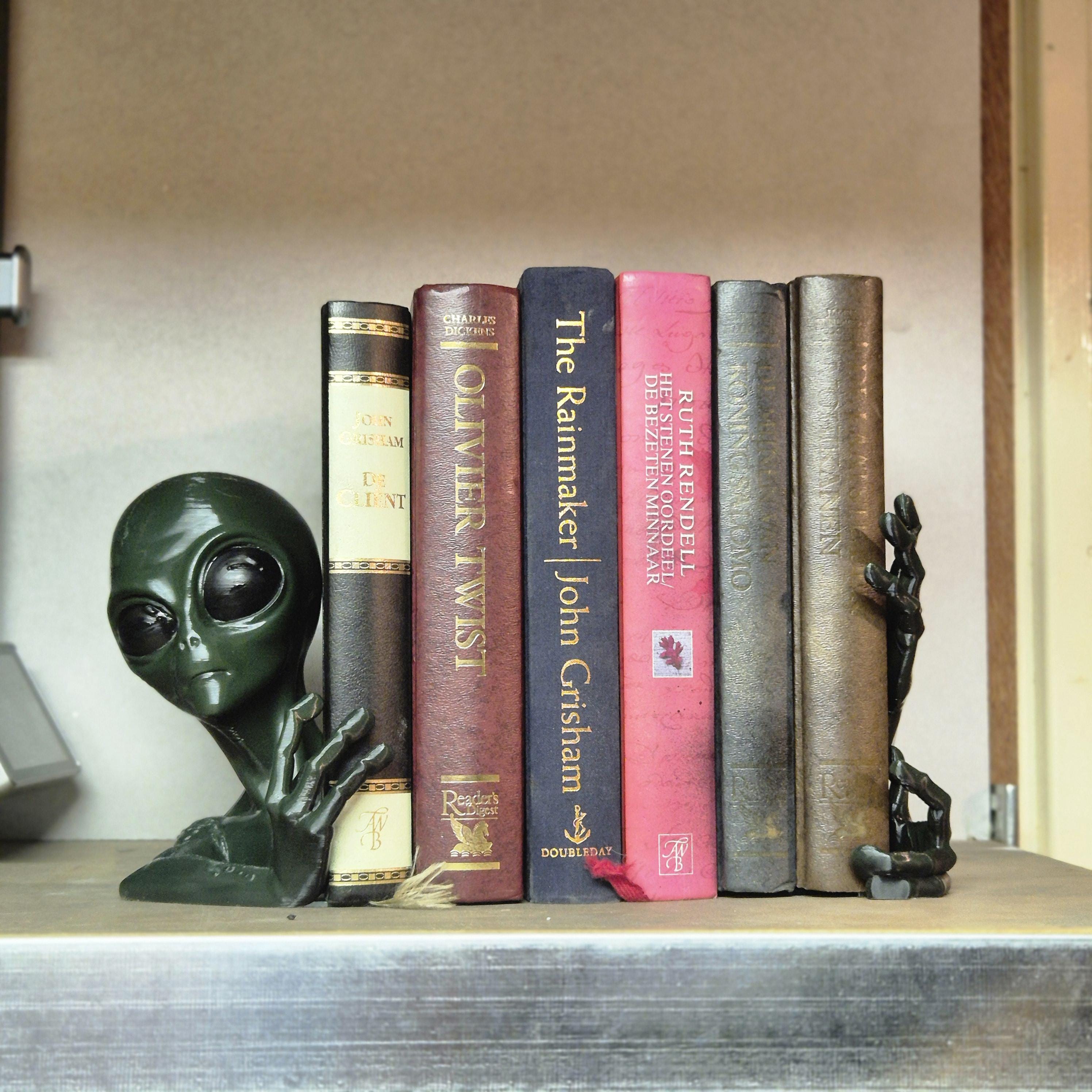 Alien book ends - bookshelf decor science fiction