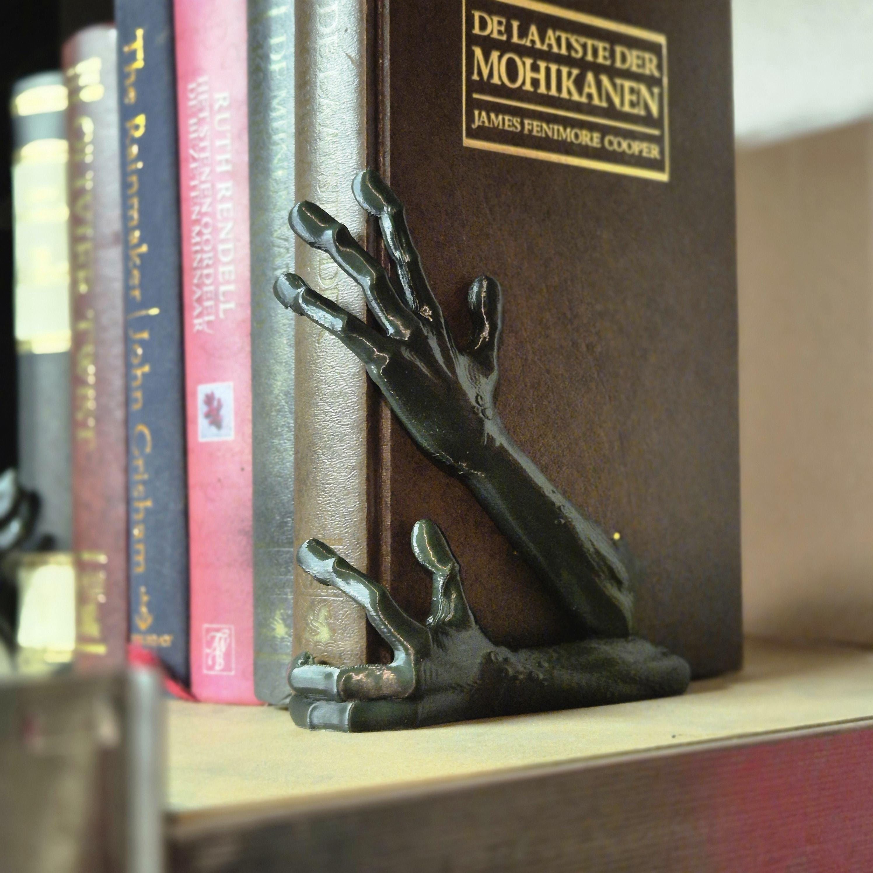Alien book ends - bookshelf decor science fiction