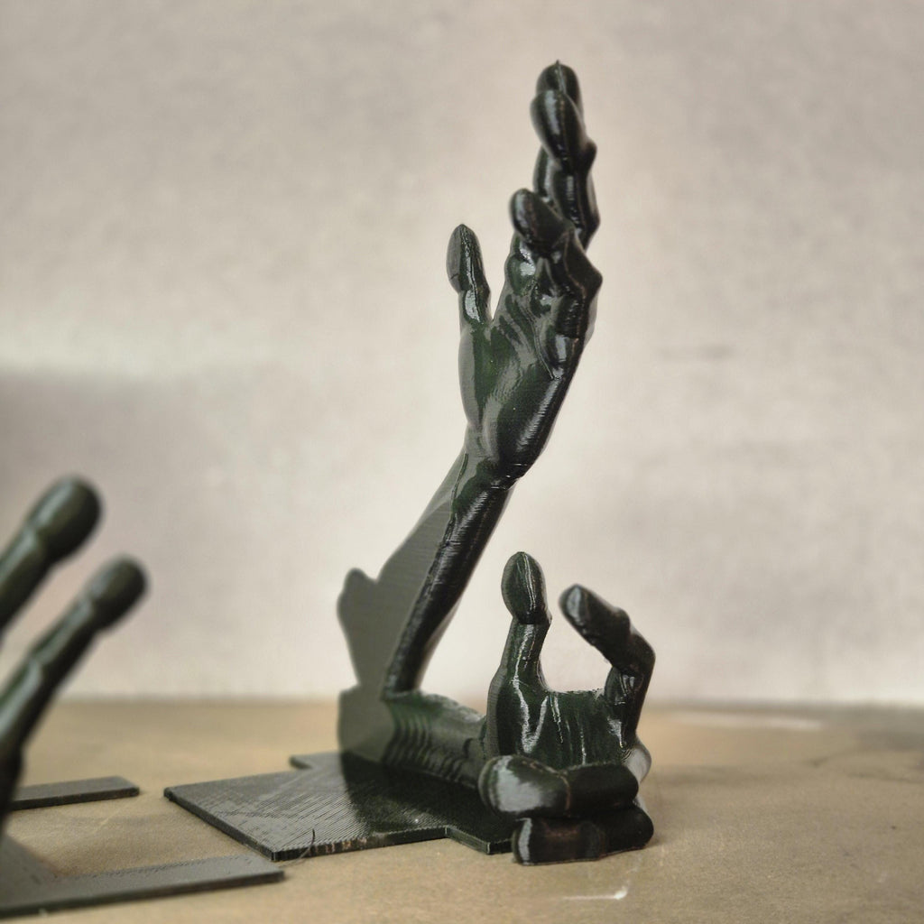 Alien book ends - bookshelf decor science fiction