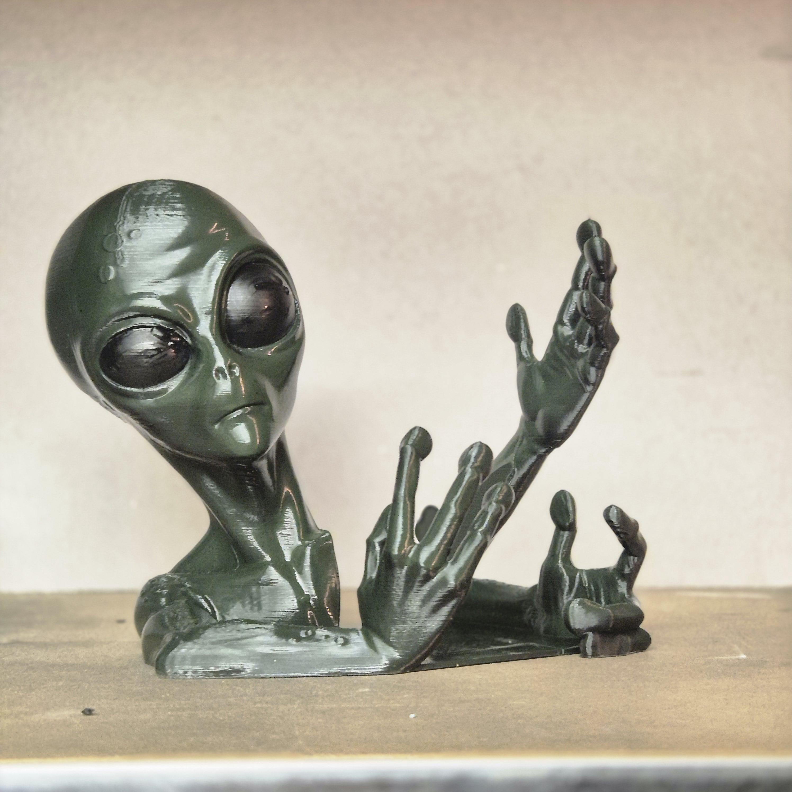 Alien book ends - bookshelf decor science fiction