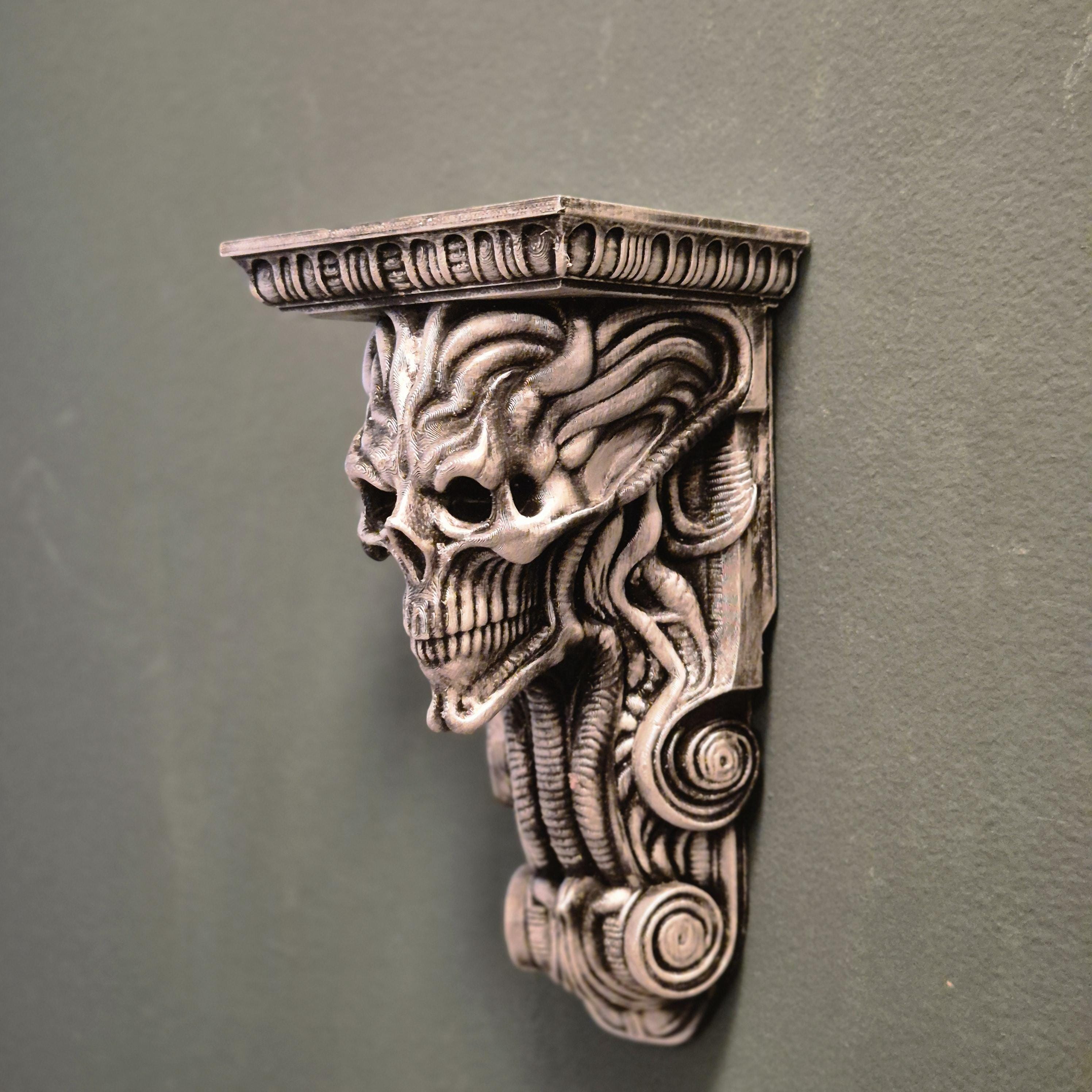 Predator Gothic Wall Shelf – Biomechanical Alien Bracket – Sci-Fi Horror Decor – Hand Painted Xenomorph Hunter Sculpture