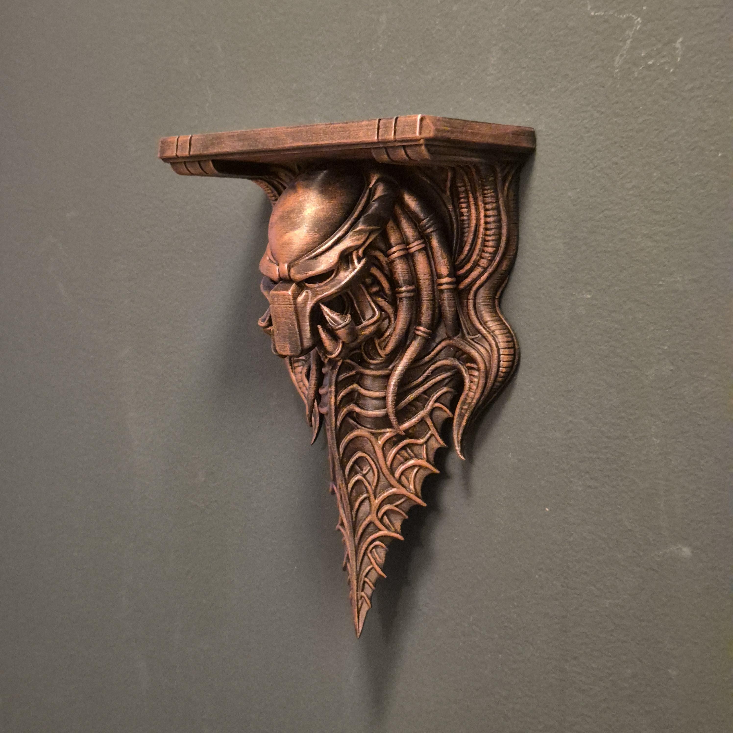 Predator Gothic Wall Shelf – Biomechanical Alien Bracket – Sci-Fi Horror Decor – Hand Painted Xenomorph Hunter Sculpture
