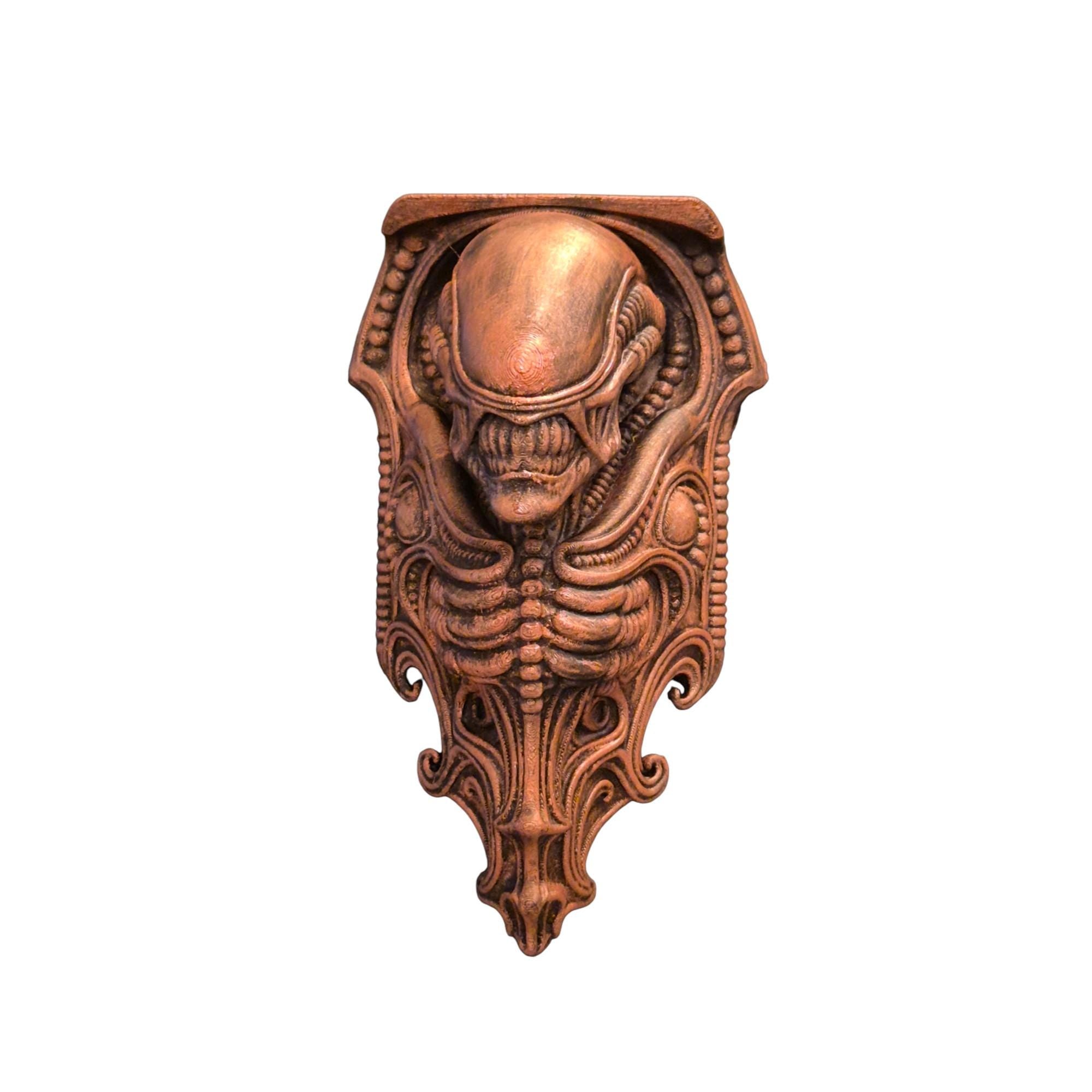 Alien Biomechanical Wall Sculpture – Giger-Inspired Xenomorph Decor – Sci-Fi Horror Wall Art – Hand Painted Gothic Alien Ornament