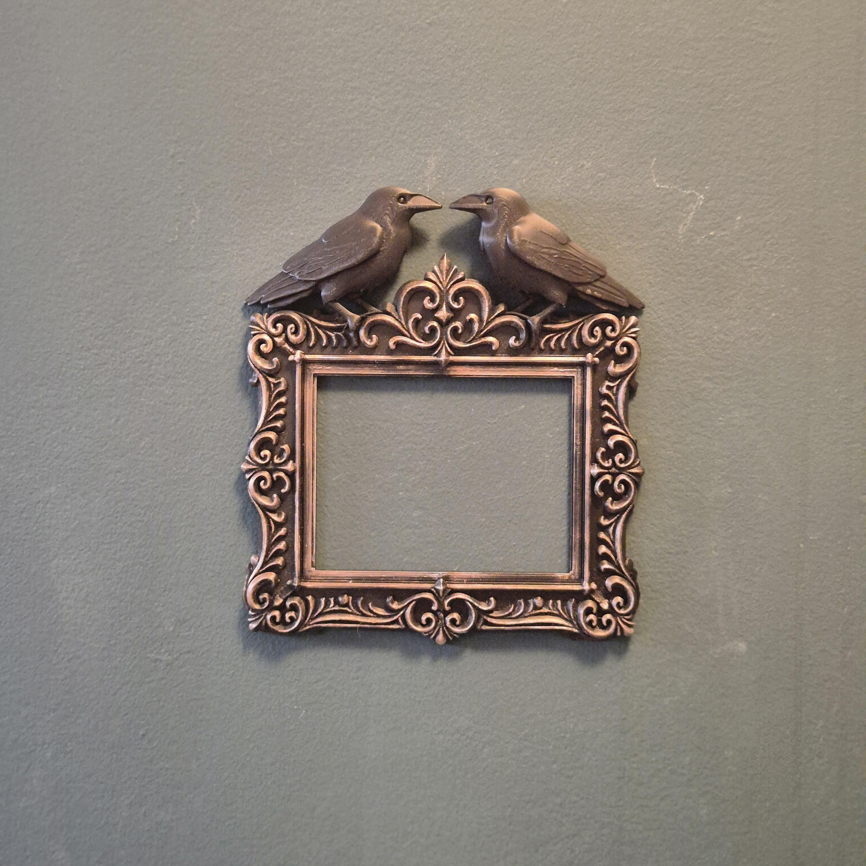 Raven Gothic Picture Frame | Halloween Crow Wall Decor | Dark Baroque Photo Frame | Spooky Home Decoration | Occult Raven Frame