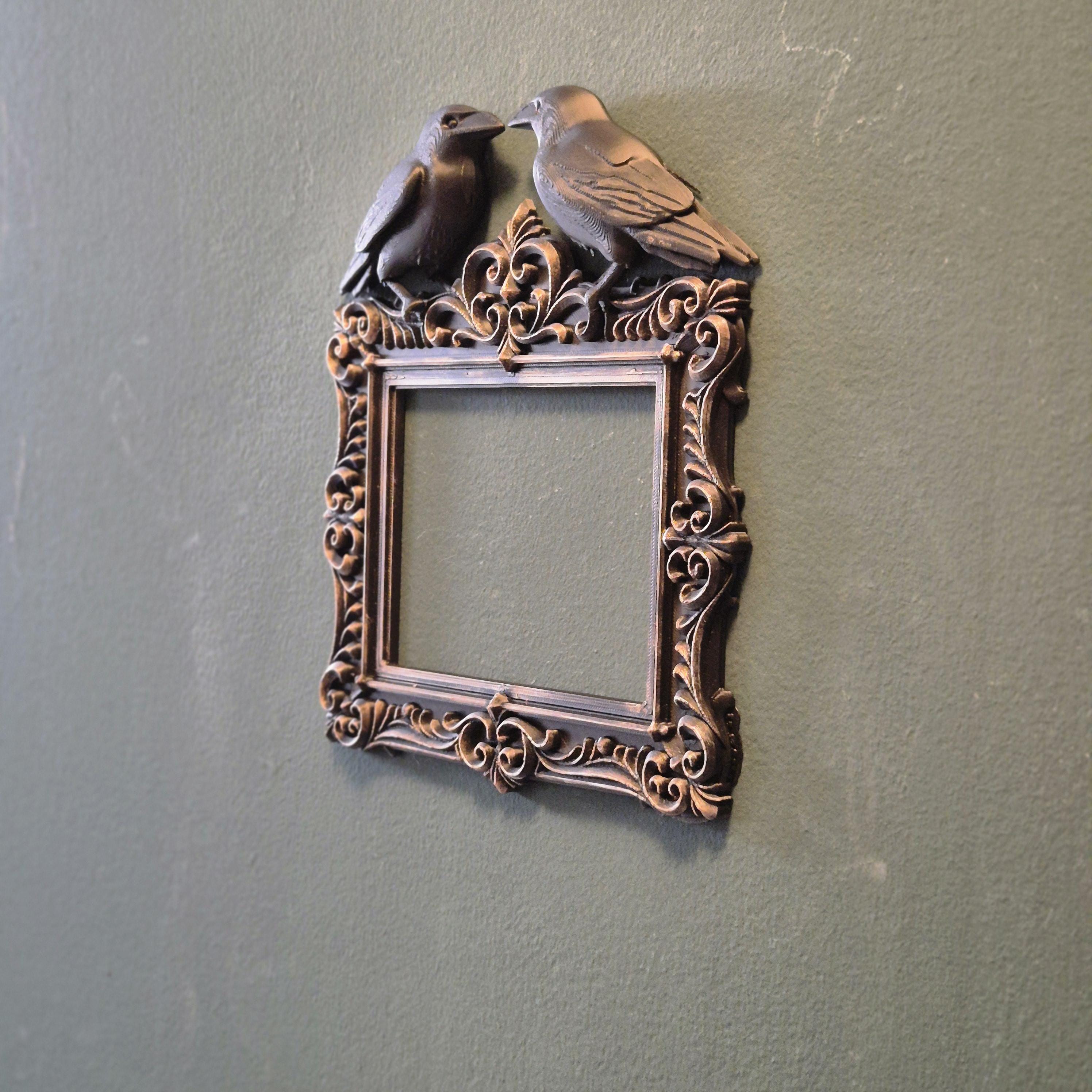 Raven Gothic Picture Frame | Halloween Crow Wall Decor | Dark Baroque Photo Frame | Spooky Home Decoration | Occult Raven Frame