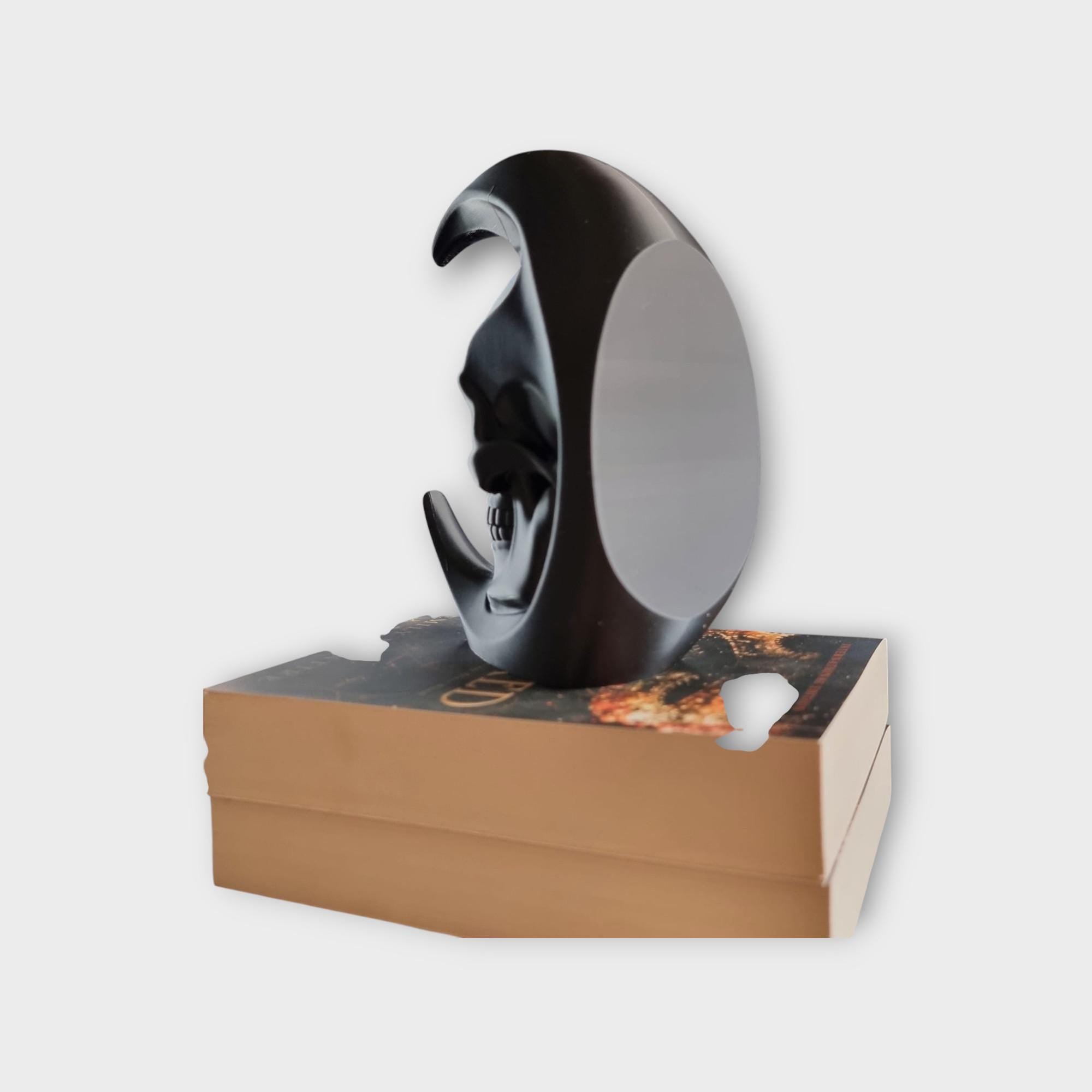 Crescent Moon Skull Decor | Gothic Moon Sculpture | Halloween Skull Ornament | Occult Crescent Decor | Dark Academia Room Accent