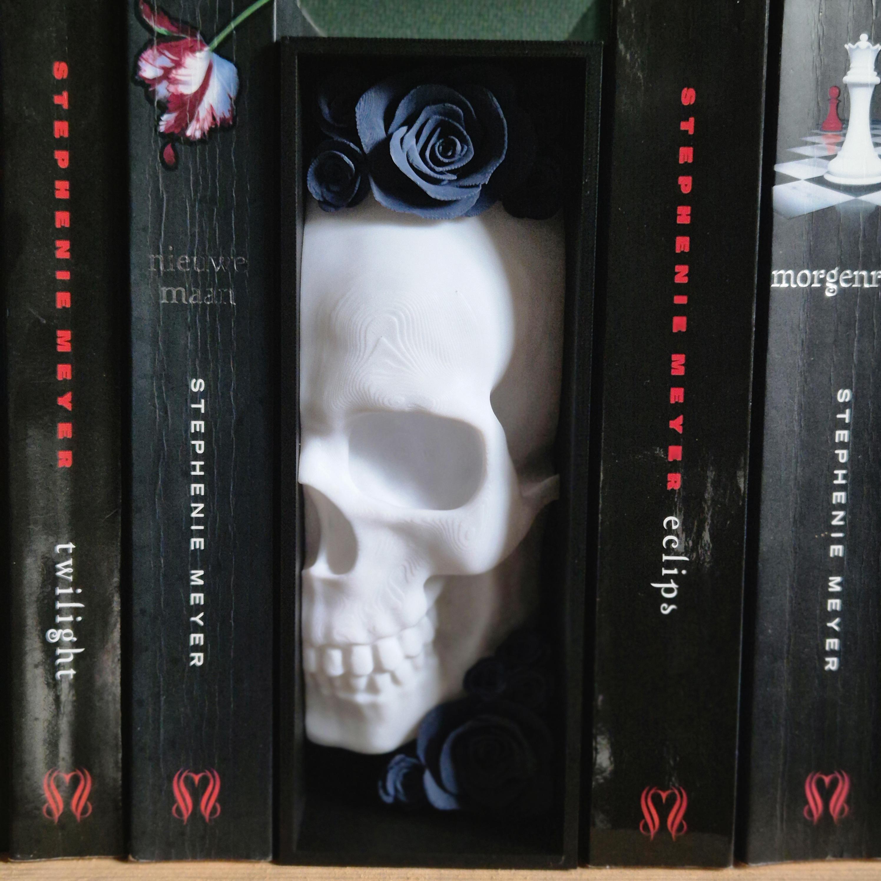 Unique Book Nook with a Skull with roses - Perfect for Gamers and Book Lovers