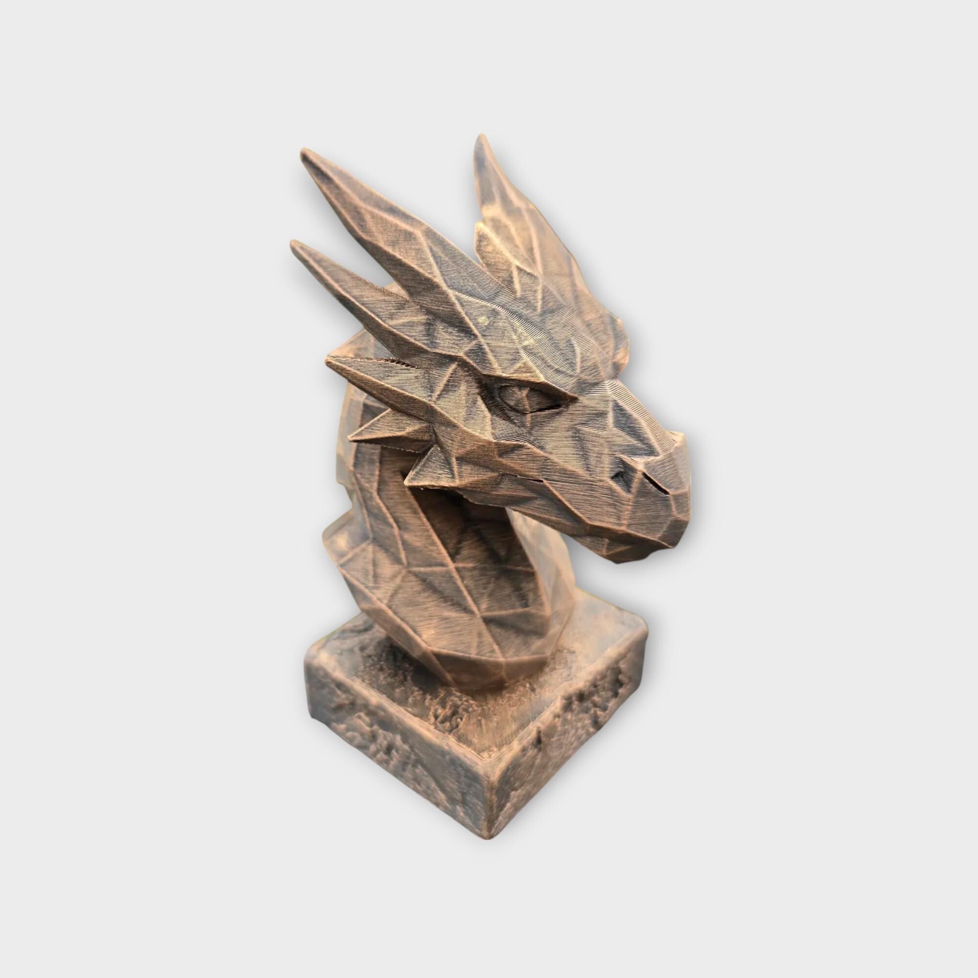 Büste einer Drachenstatue in Low-Poly-Optik – Wohndeko, Fantasy-Liebhaber, Geschenk für ihn oder sie, handbemaltes Ornament