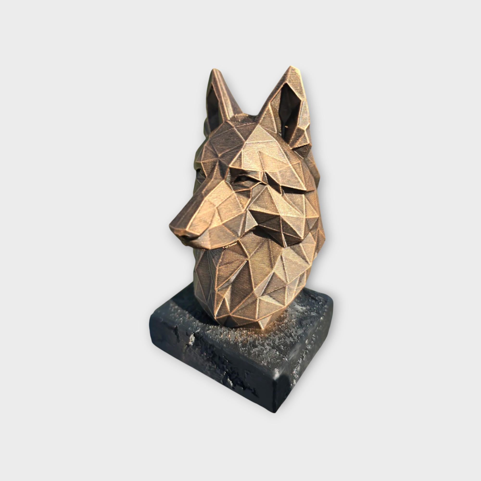 Bust of a German Shepherd Low Poly Bust Dog Statue - Home Decor Dog Lover Hand-Painted Ornament