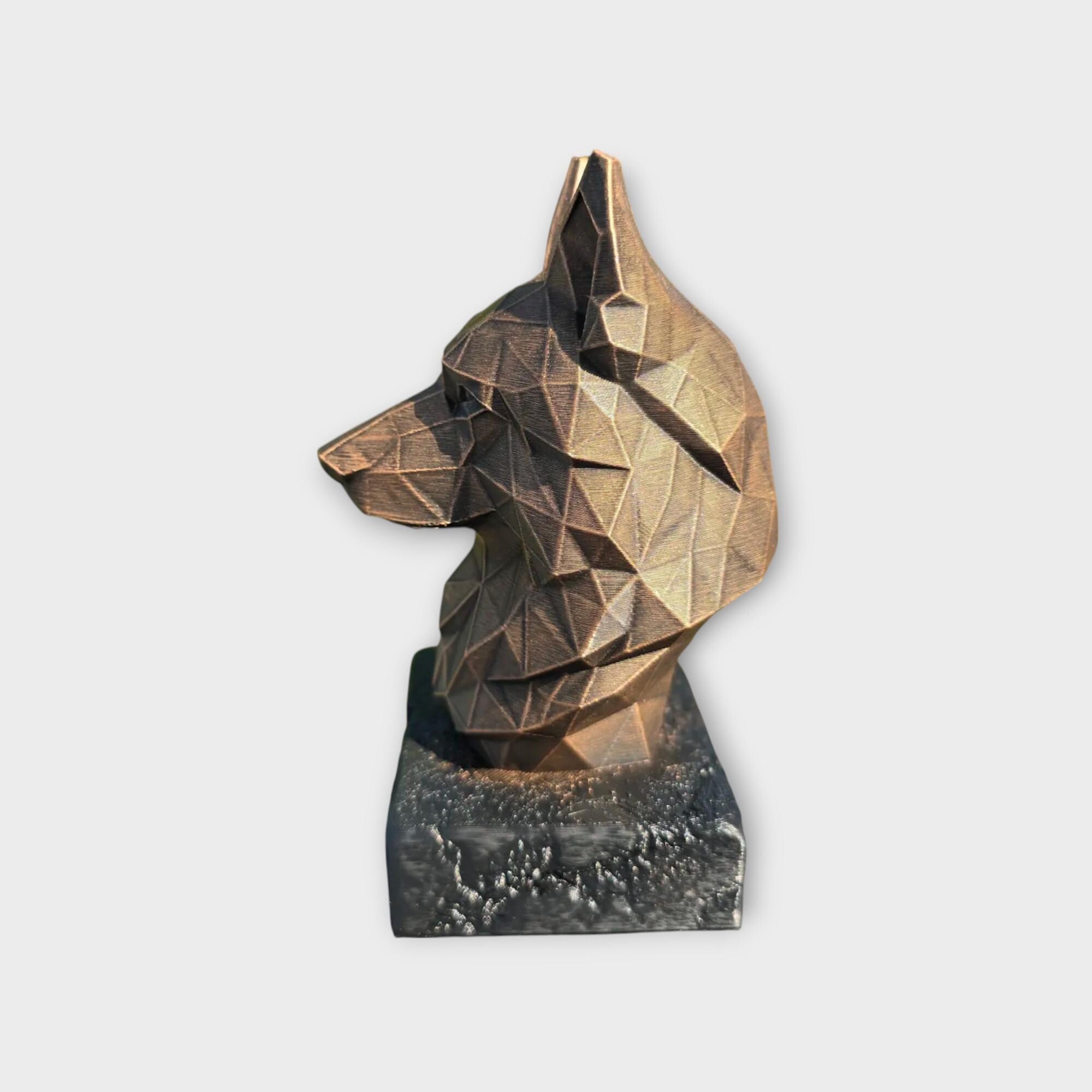 Bust of a German Shepherd Low Poly Bust Dog Statue - Home Decor Dog Lover Hand-Painted Ornament