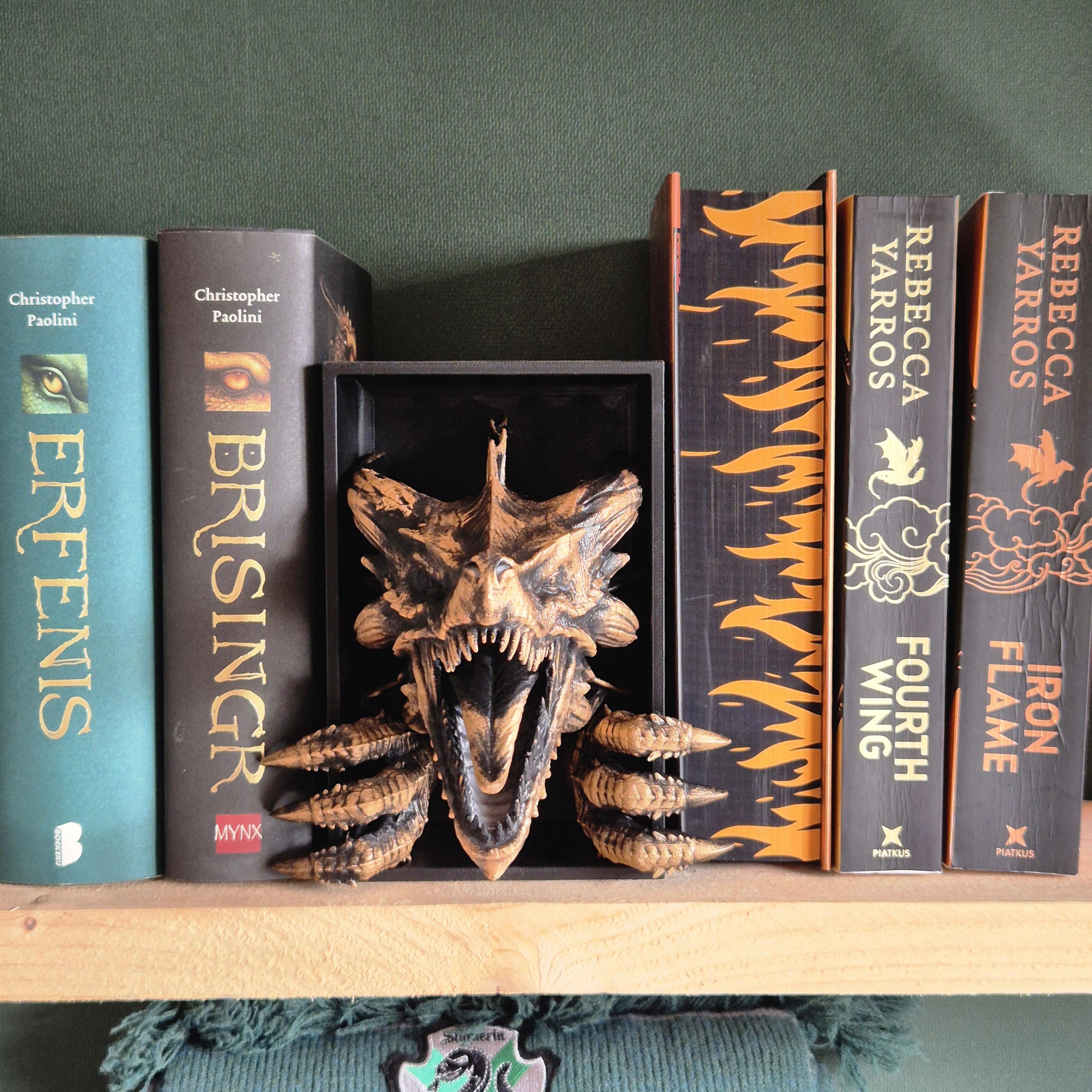 Book Nook Skulptur „Drache erwacht“ – Märchen-Dekor