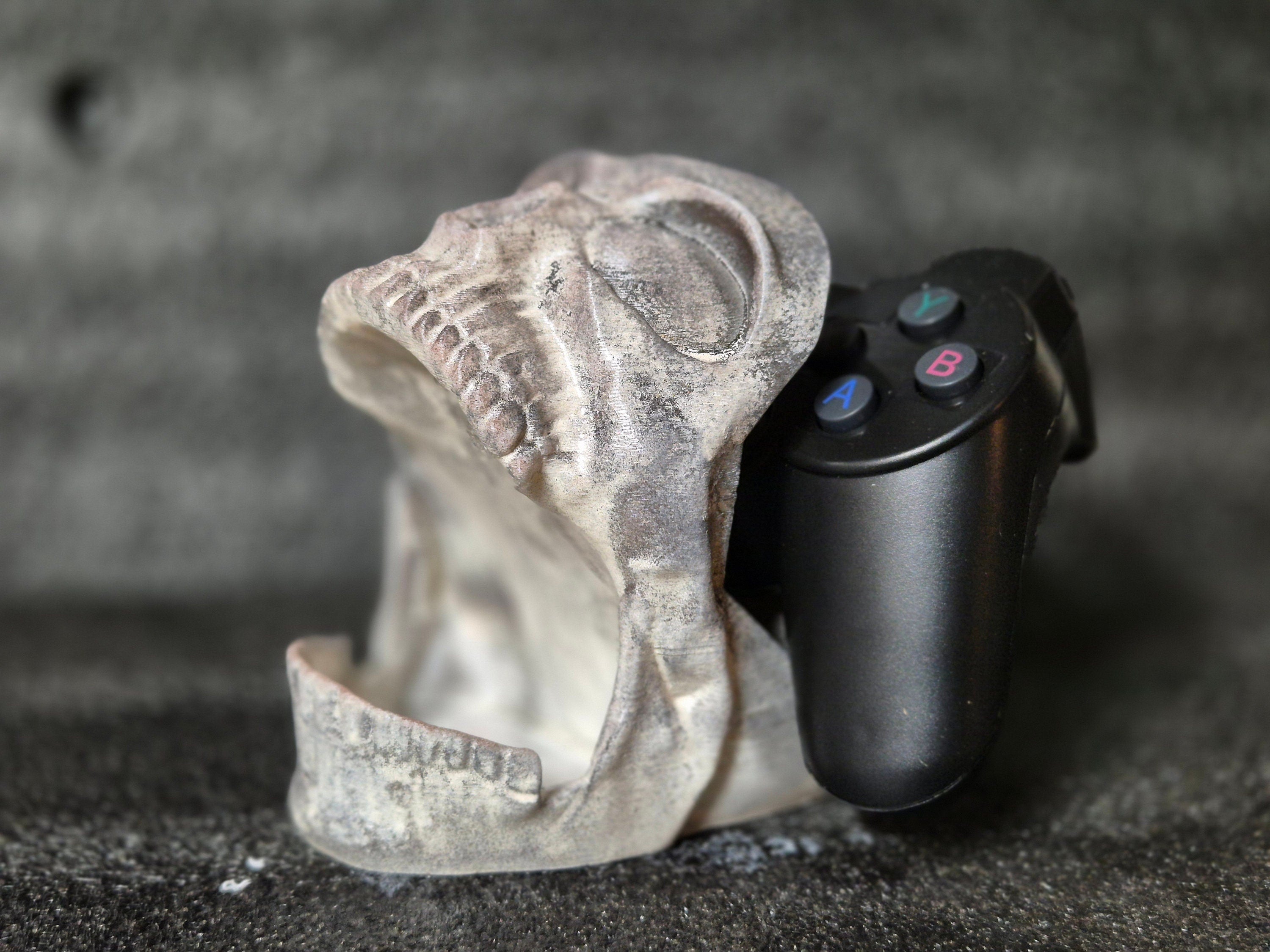 Skull Controller Stand - 3D Printed Gothic Accessory for PS, Xbox, Nintendo, etc.