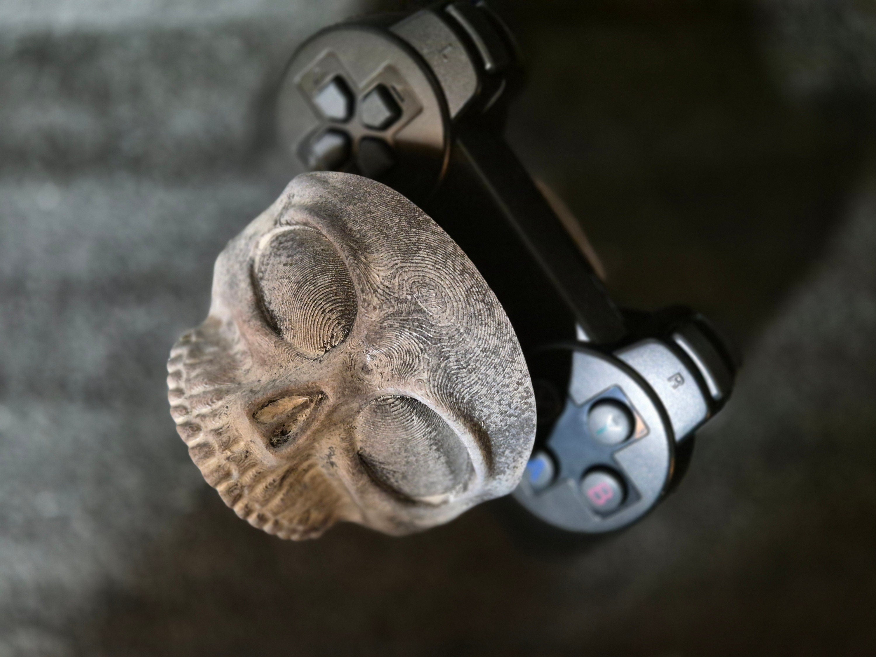 Skull Controller Stand - 3D Printed Gothic Accessory for PS, Xbox, Nintendo, etc.