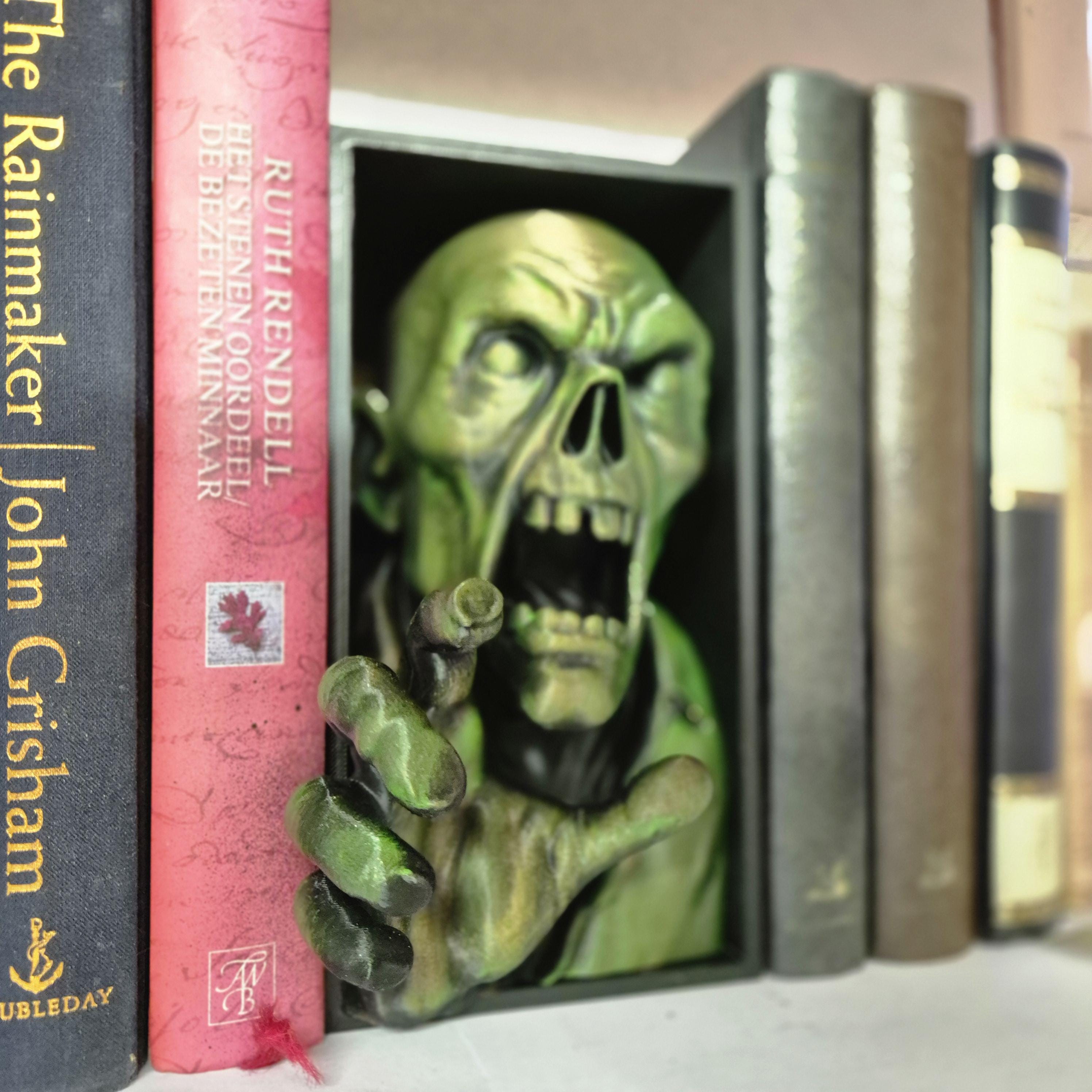 Zombie Book Nook - 3D Printed walking dead for Fantasy Bookshelves