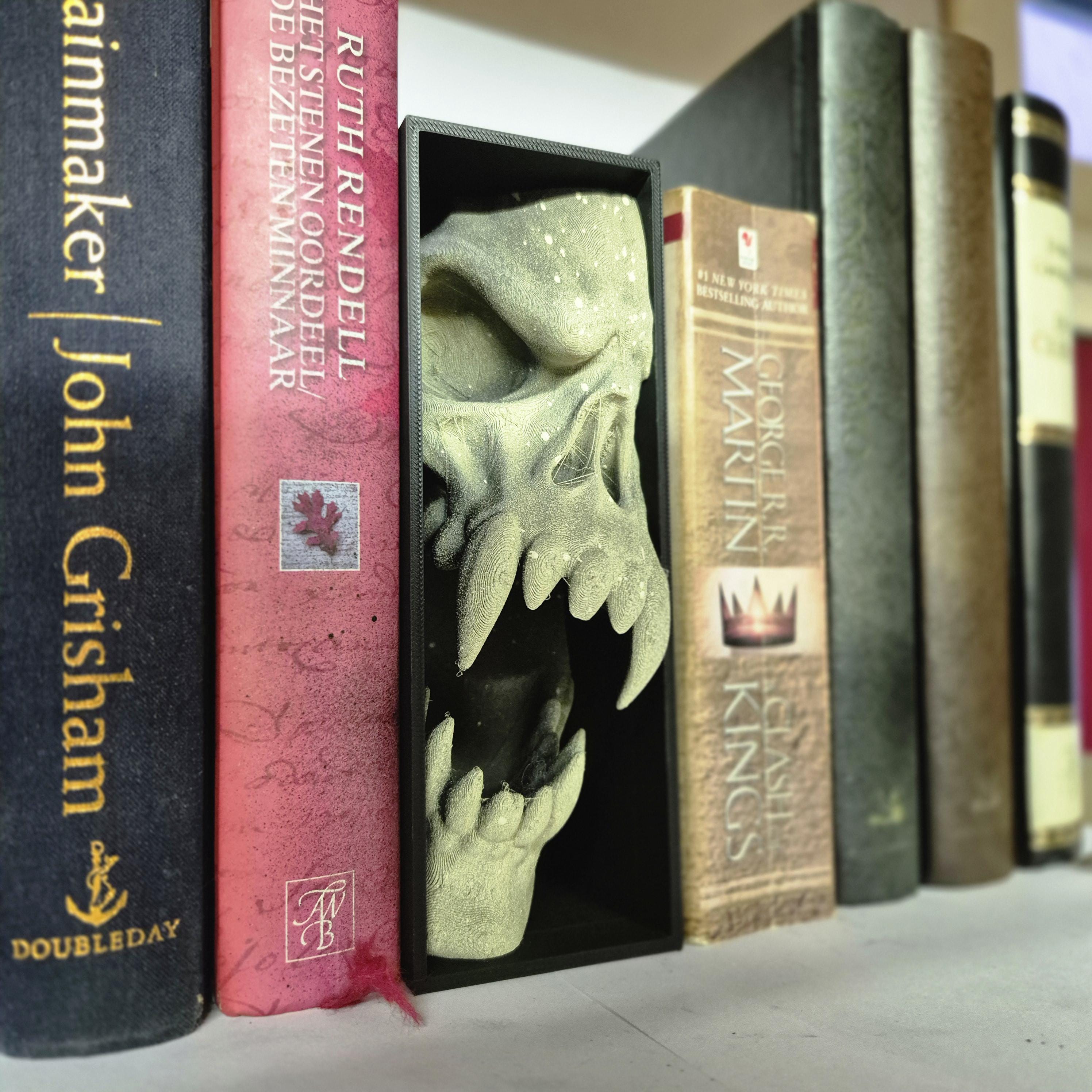 Unique Game Book Nook with Skull - Perfect for Gamers and Book Lovers