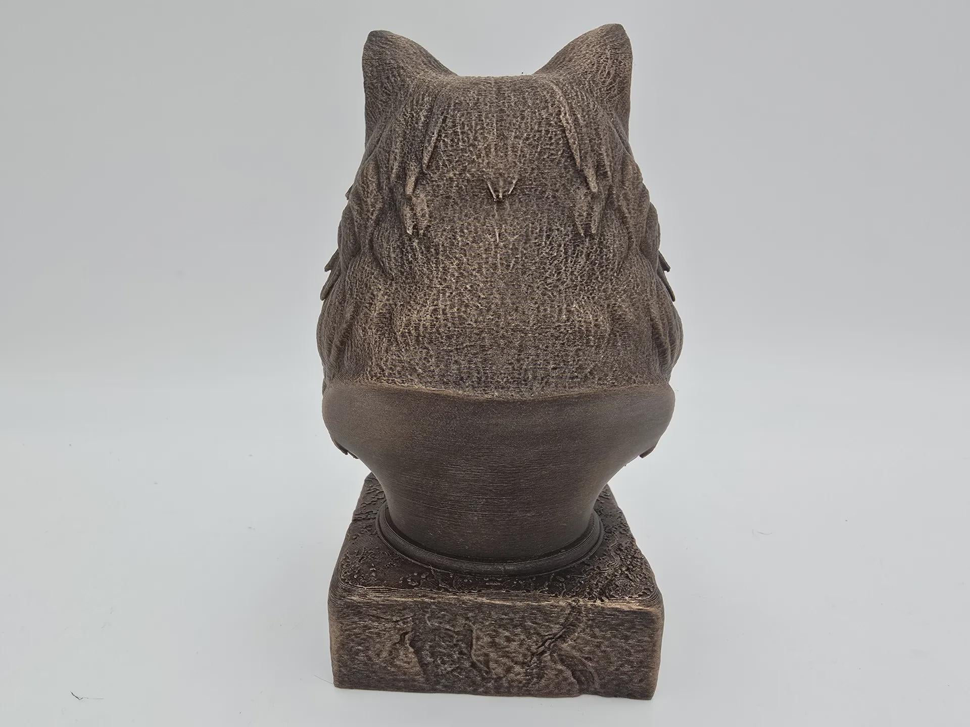 Bust of a maine coon cat bust statue - home decor cat lover handpainted ornament