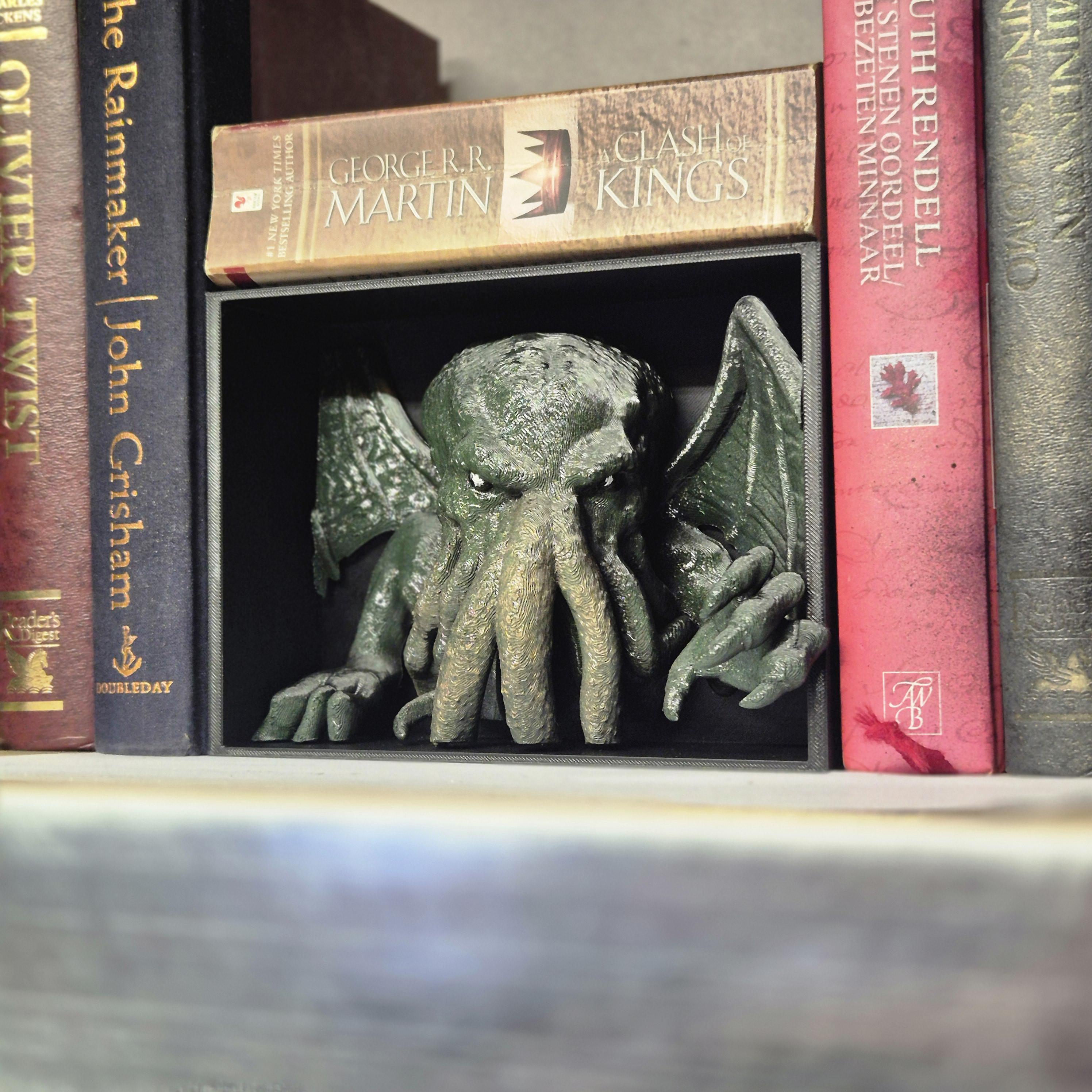 Book nook cthulhu - bookshelf fantasy decor