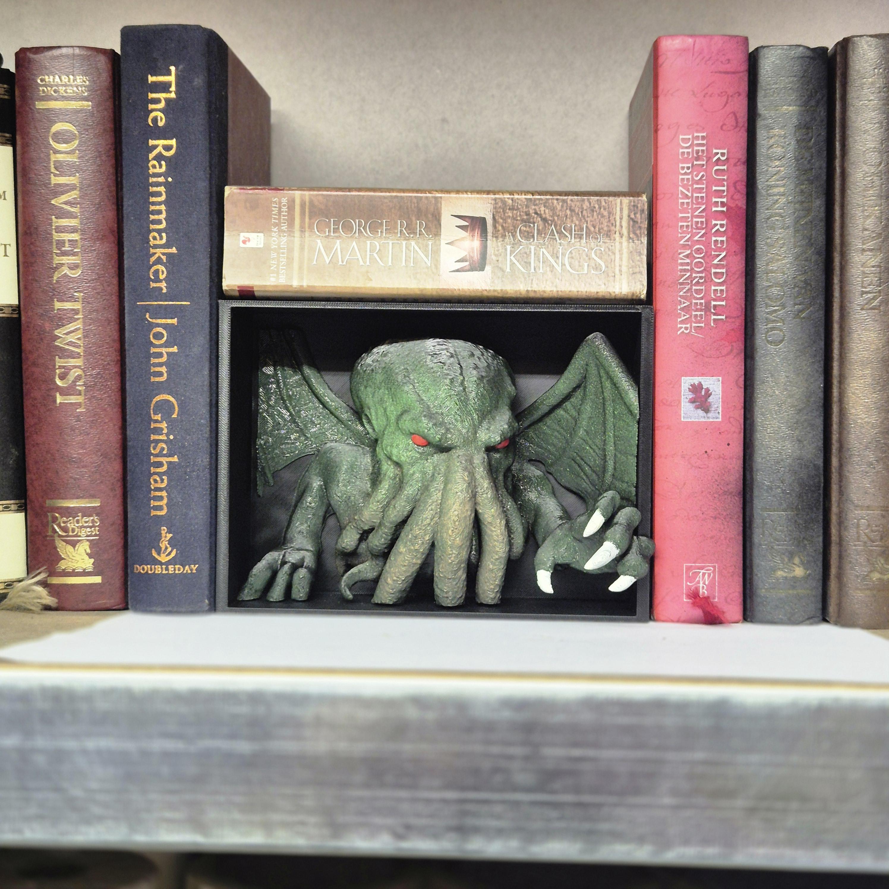 Book nook cthulhu - bookshelf fantasy decor
