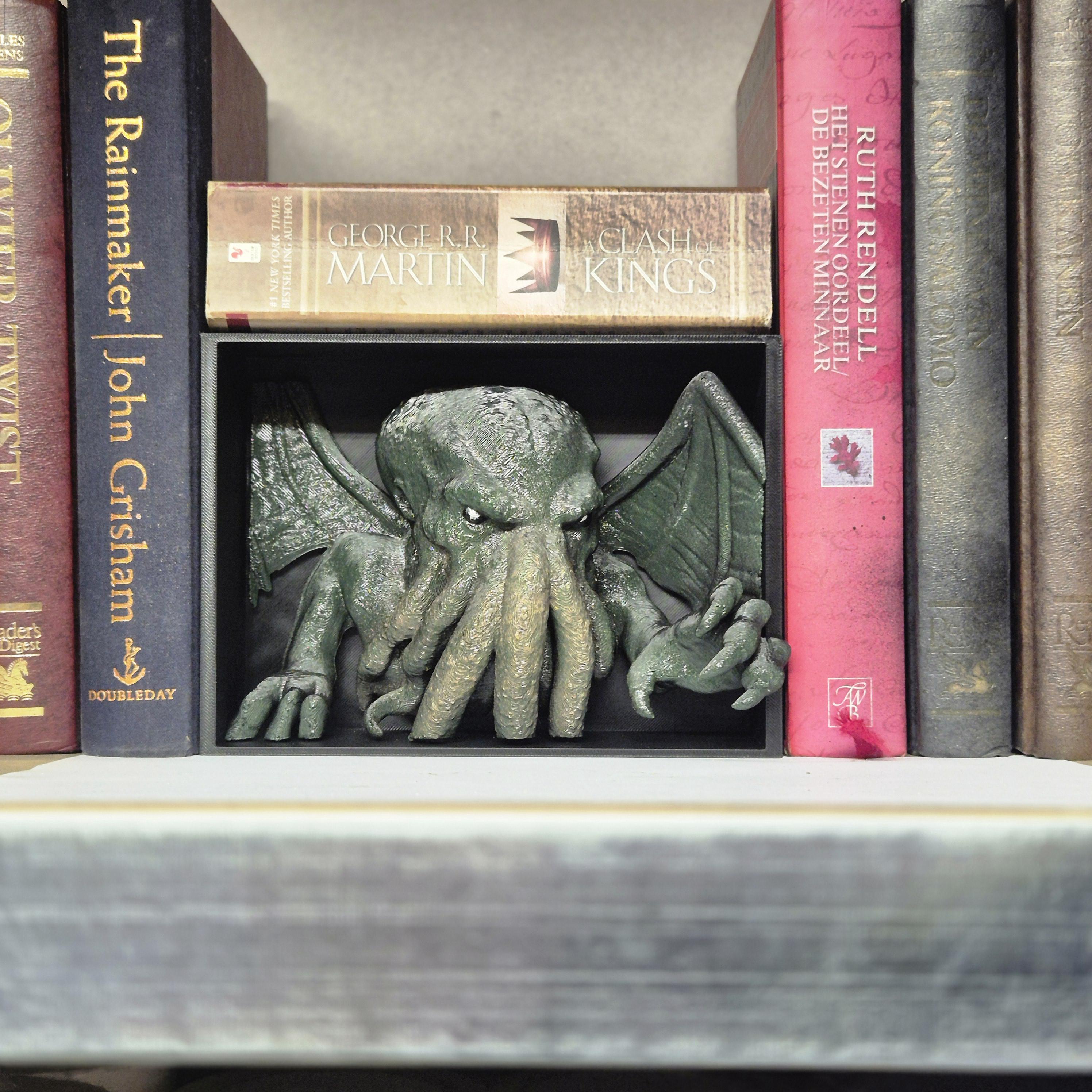 Book nook cthulhu - bookshelf fantasy decor