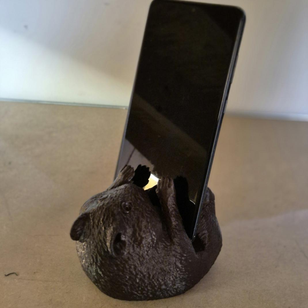 Adorable Hamster Phone Holder - The Cutest Way to Hold Your Phone!