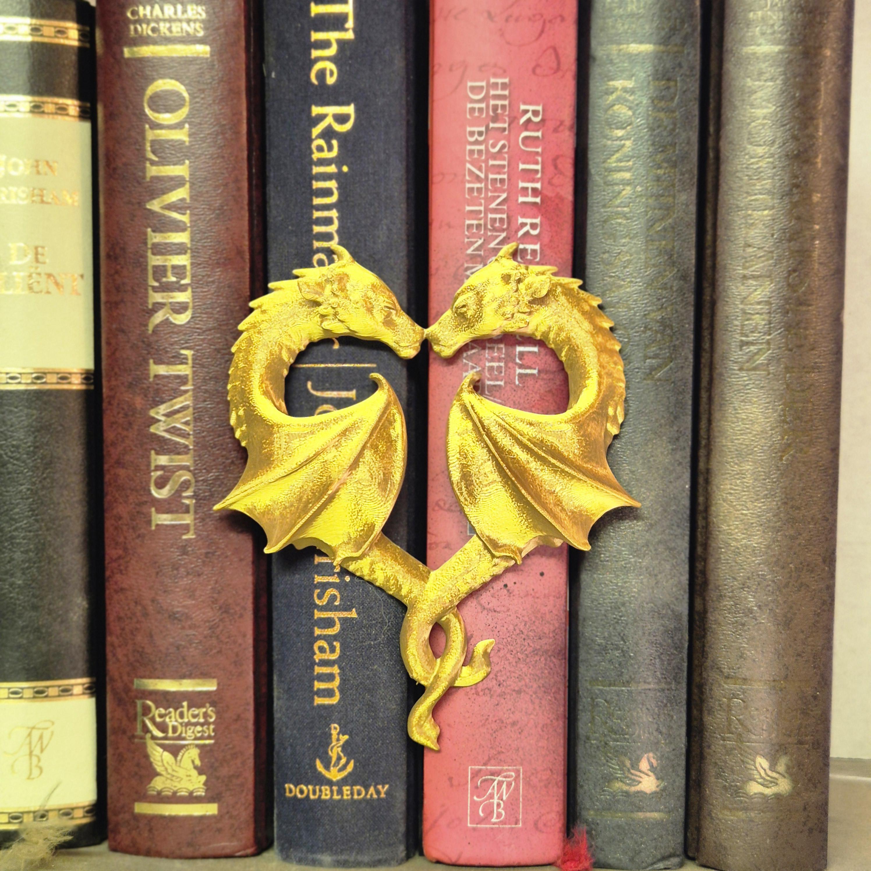 Dragon black Heart book decor - Dragons Forming a Heart - Unique Bookshelf decor for forthwing onyxstorm fans