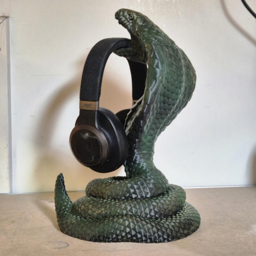 Cobra Black Premium Headphone Stand – Sleek, Modern, and Stylish gift