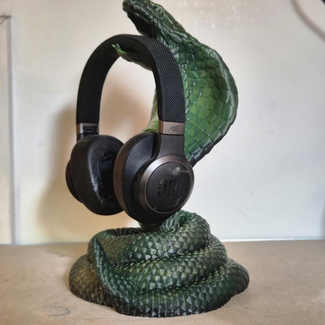 Cobra Black Premium Headphone Stand – Sleek, Modern, and Stylish gift